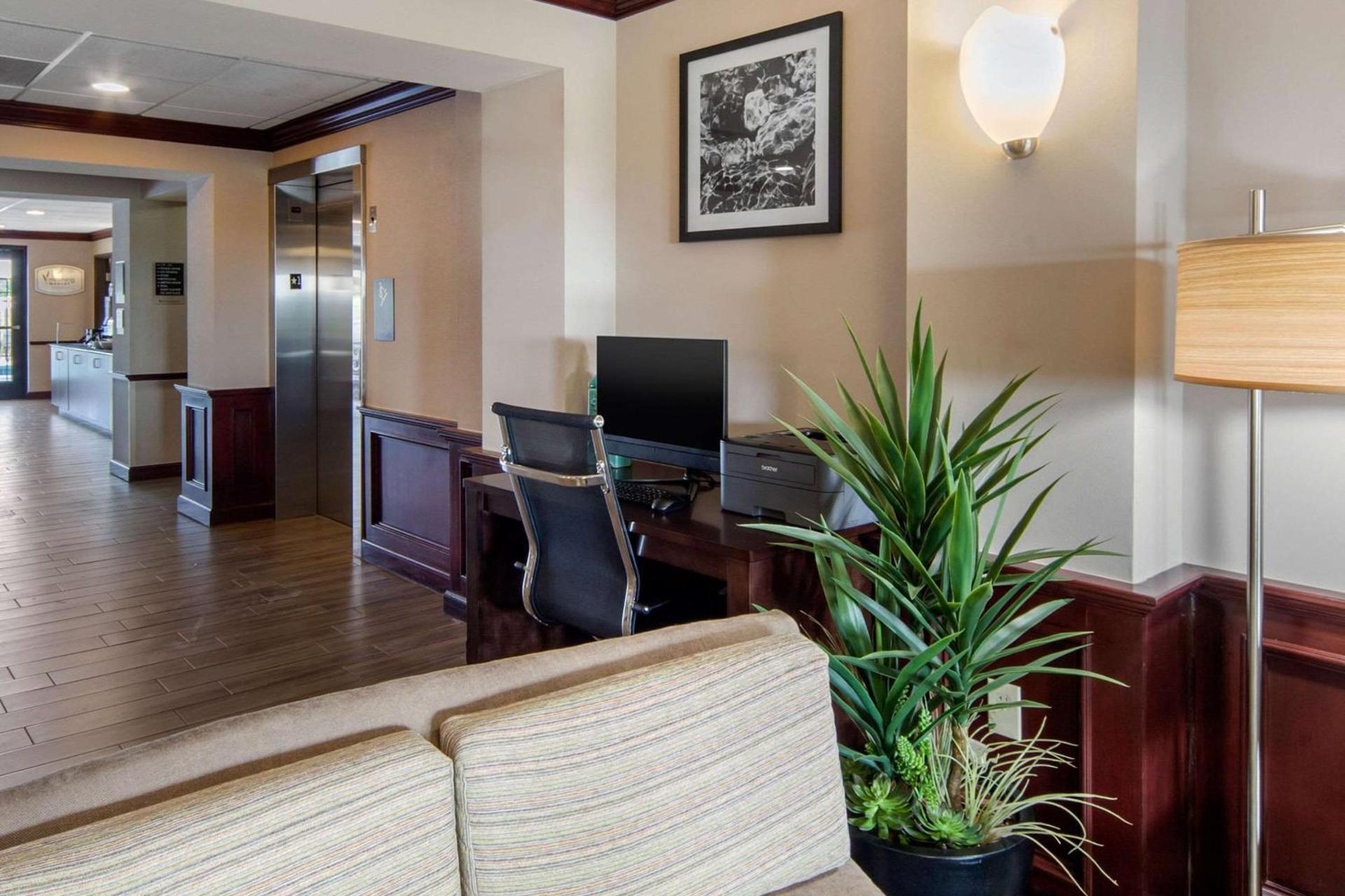 Garner Hotel Norman - University Area by IHG photo 53