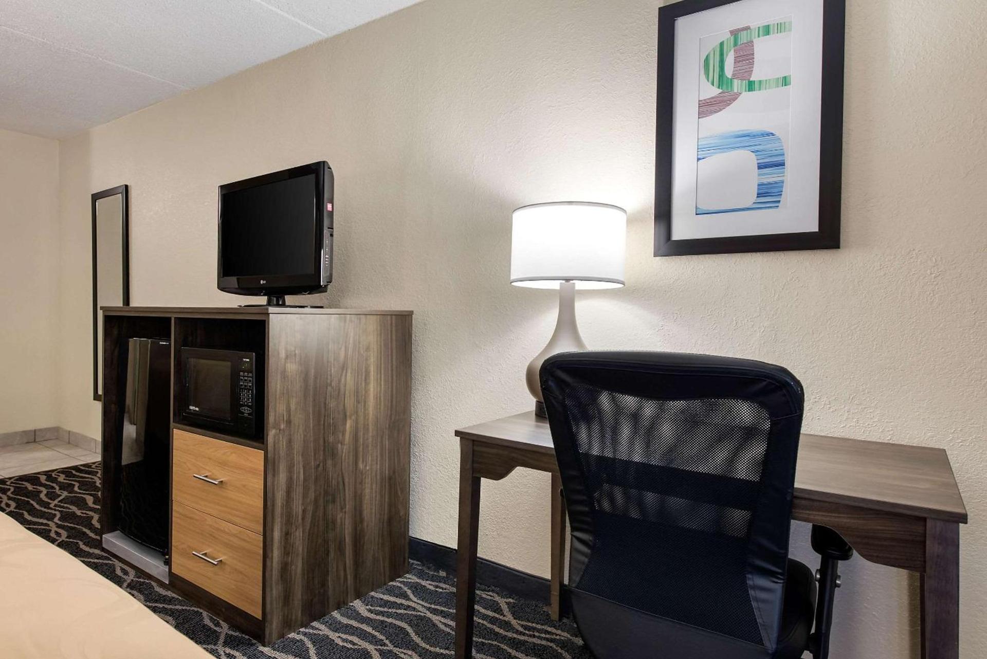 Quality Inn & Suites Lafayette I-65 photo 7