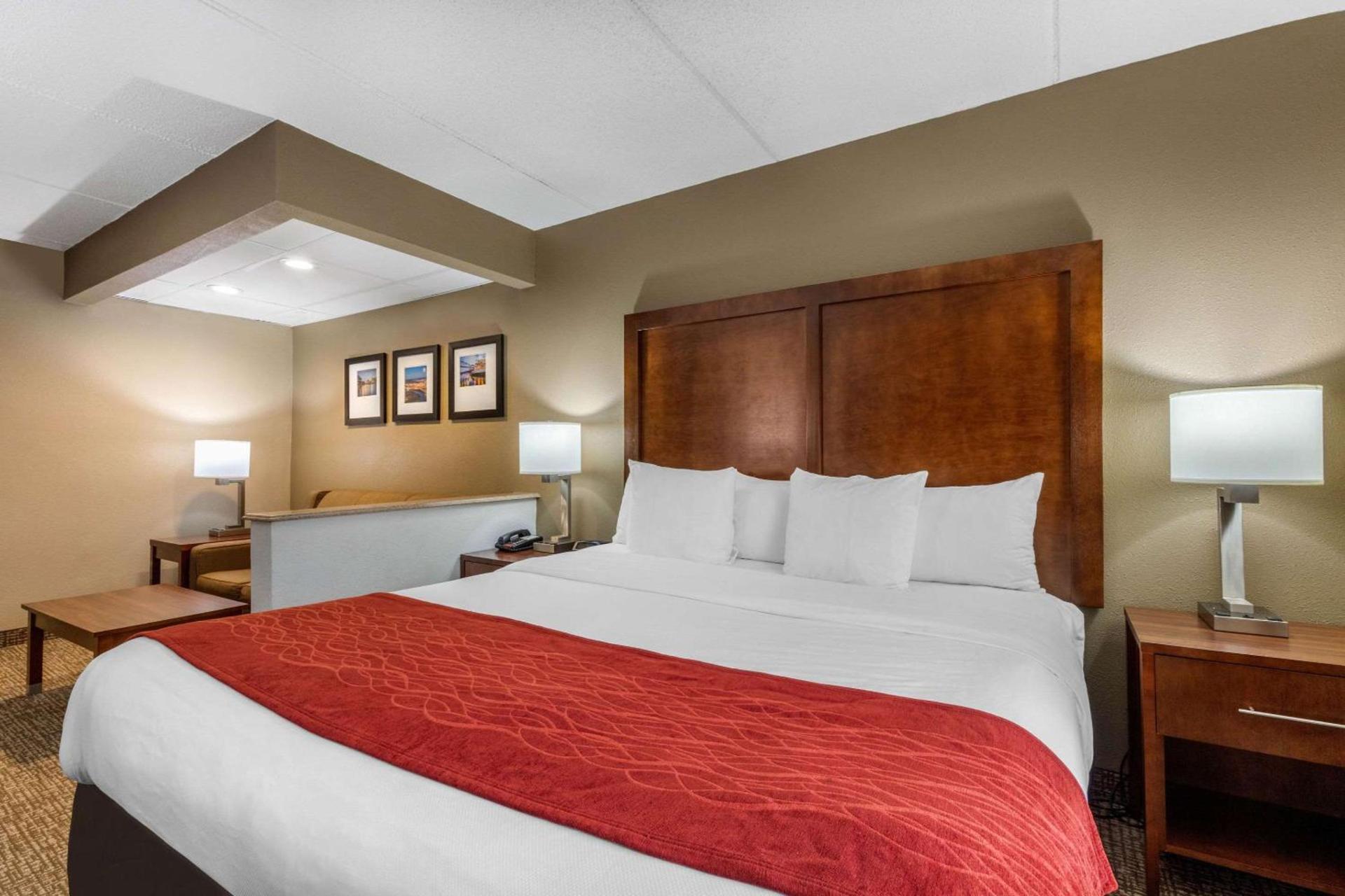 Comfort Inn & Suites Hamilton Place photo 7