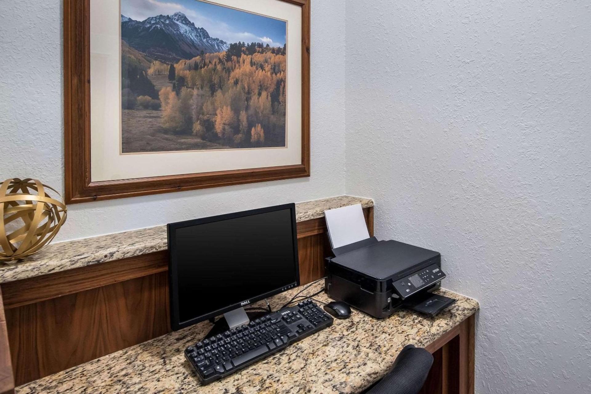 Quality Inn & Suites Pueblo West photo 35