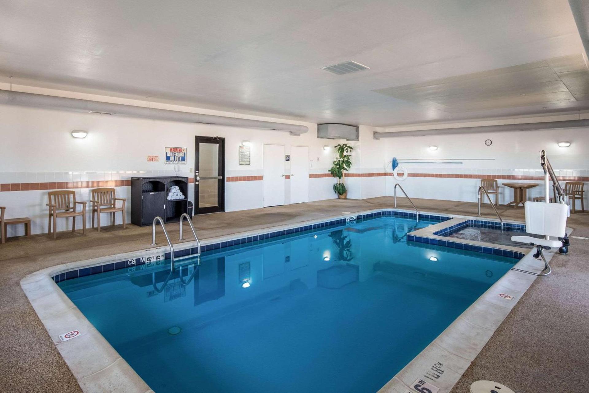 Quality Inn & Suites Pueblo West photo 33