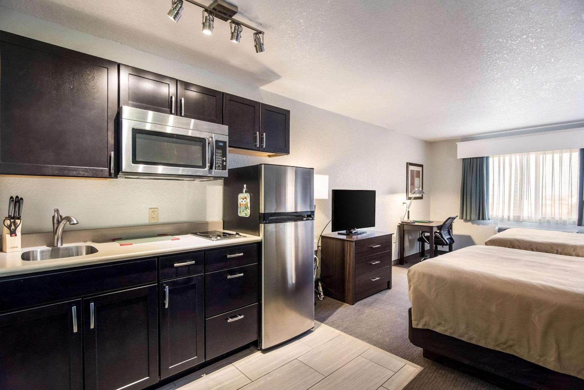 Quality Inn & Suites Pueblo West photo 30