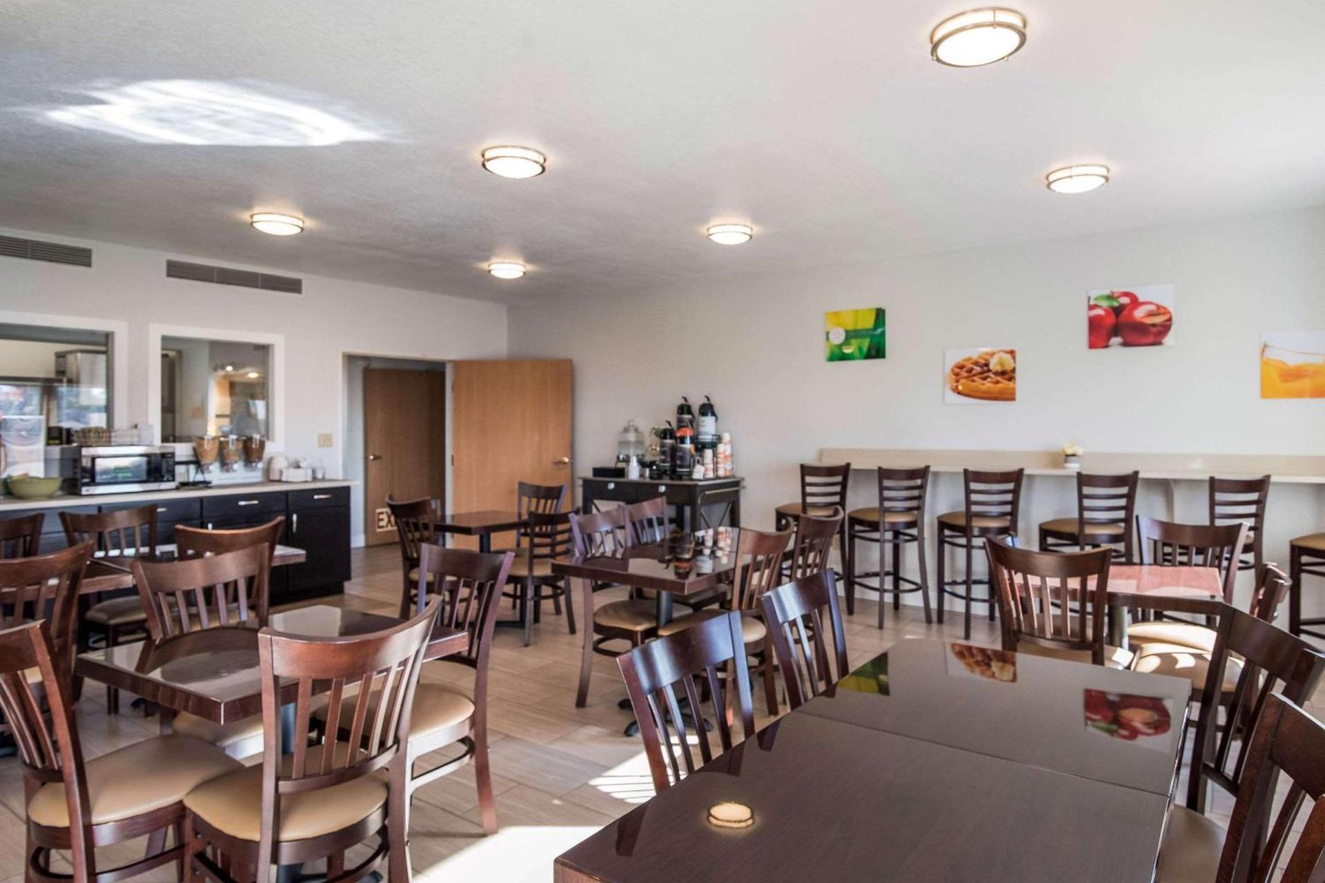 Quality Inn & Suites Pueblo West photo 37