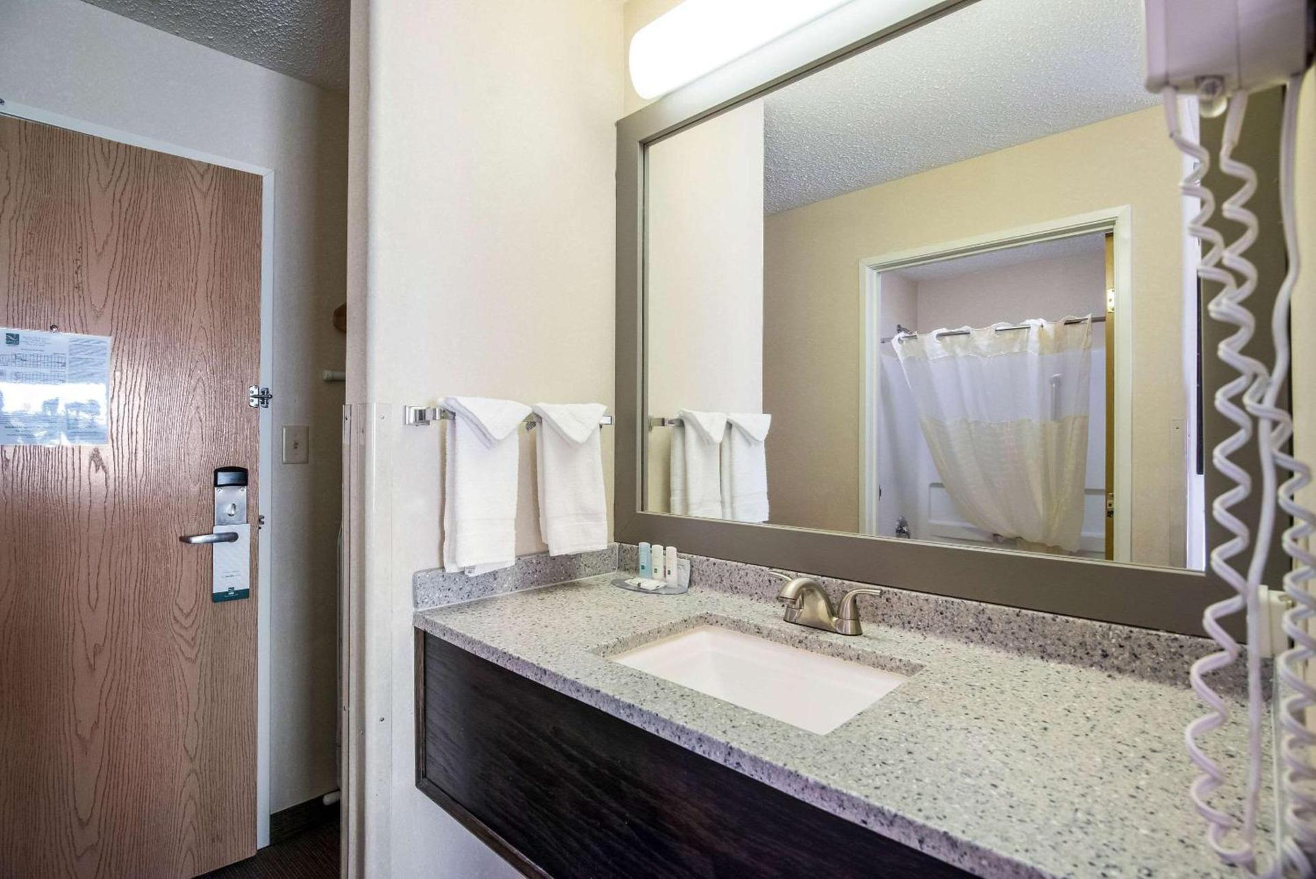Quality Inn & Suites Pueblo West photo 46