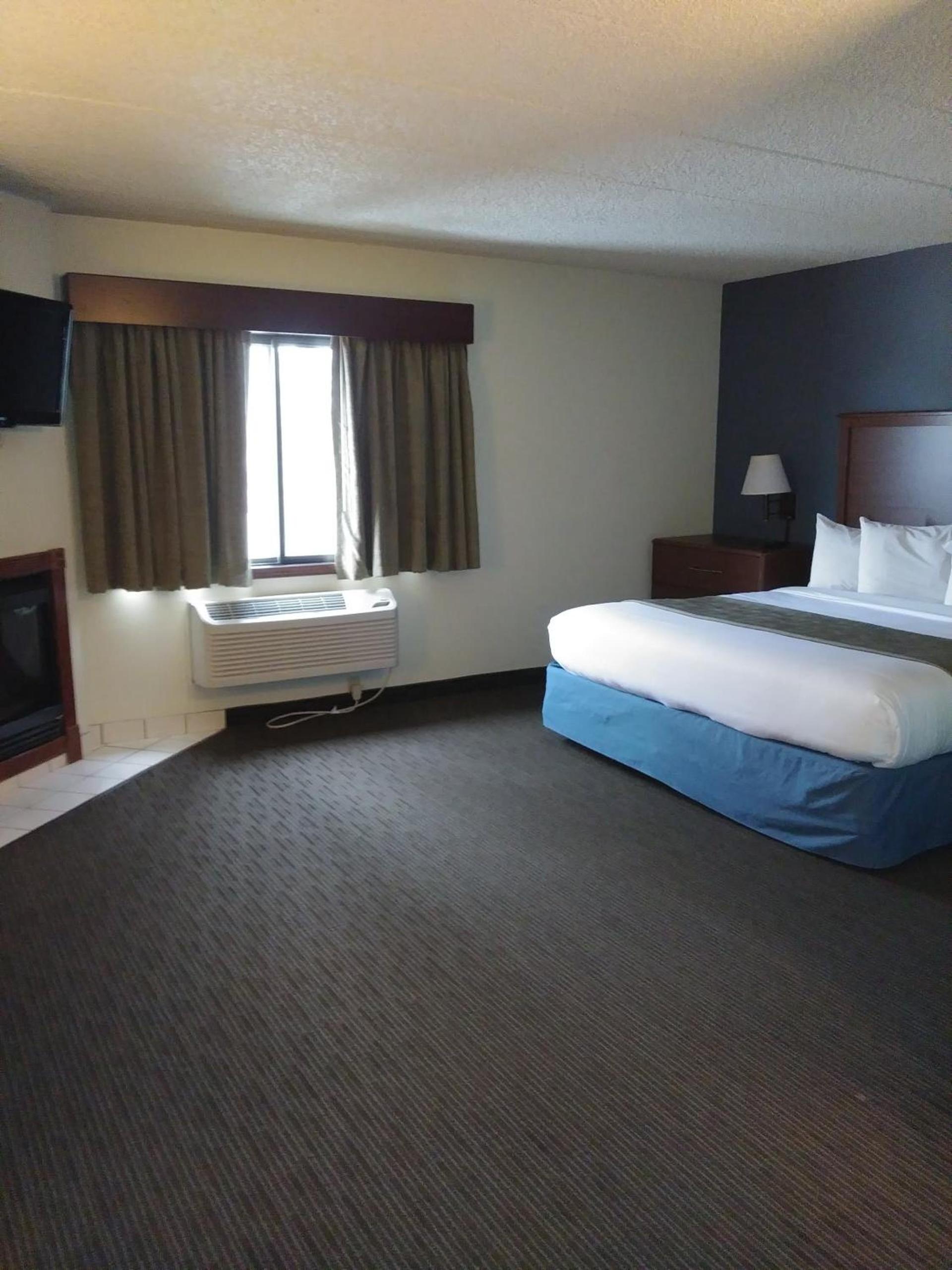 AmericInn by Wyndham Windsor Ft. Collins photo 32