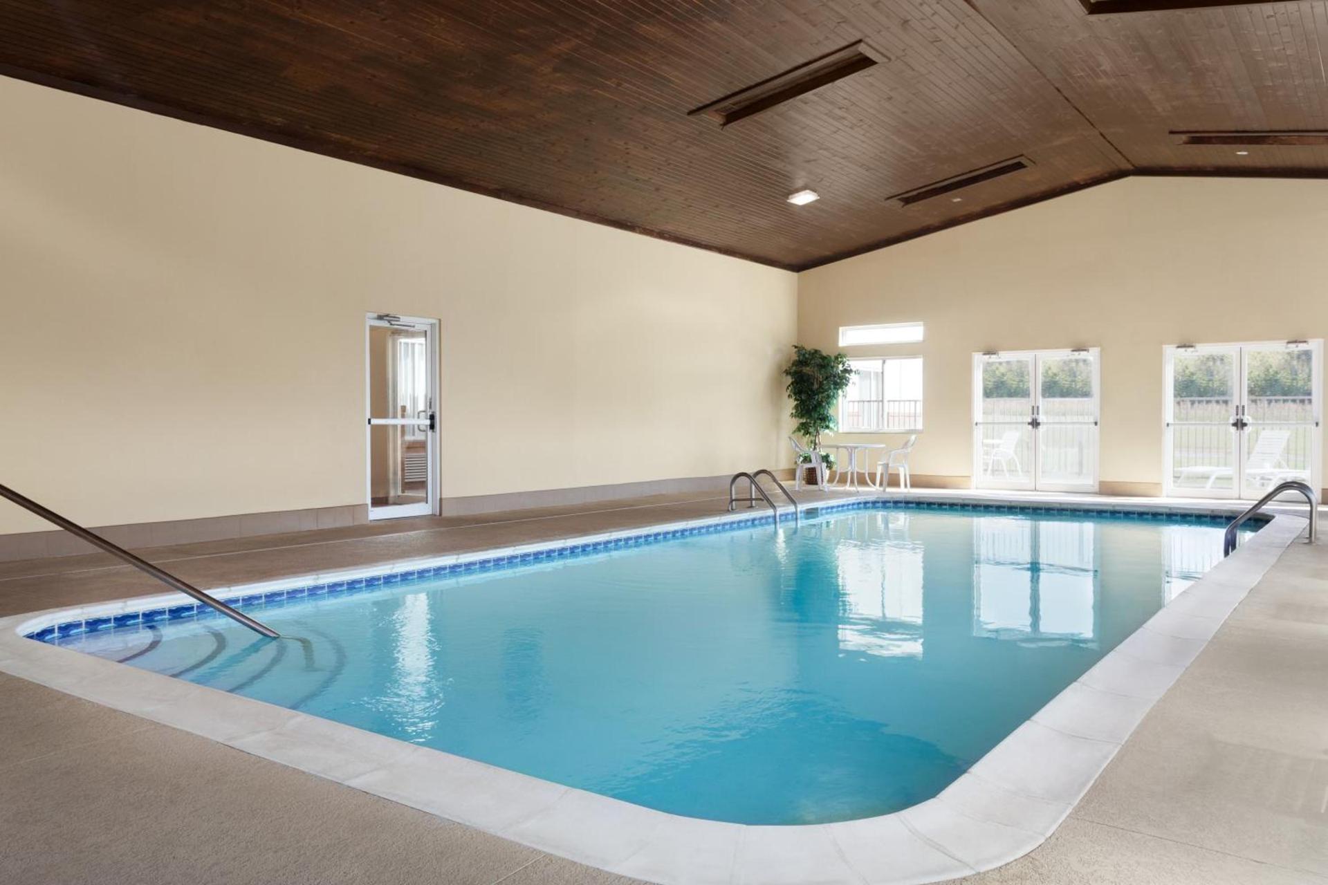 Baymont by Wyndham Elizabethtown photo 3