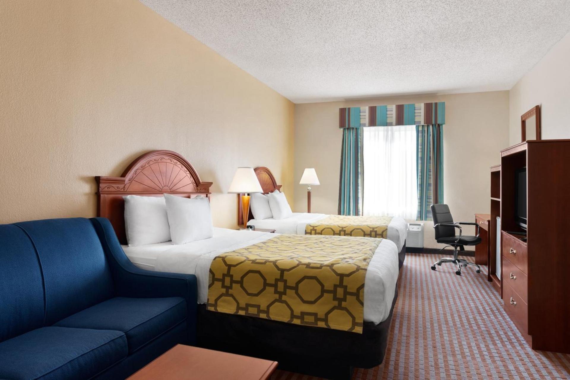 Baymont by Wyndham Elizabethtown photo 7