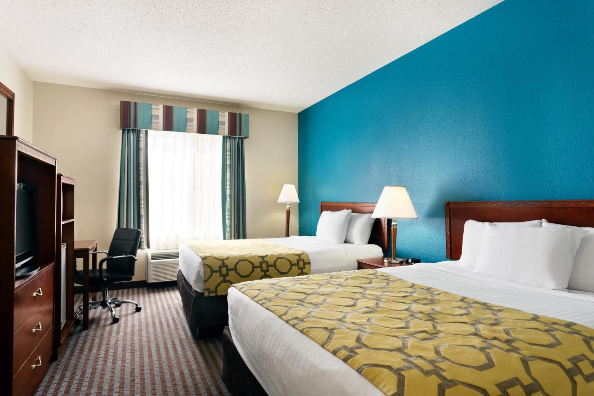 Baymont by Wyndham Elizabethtown photo 10