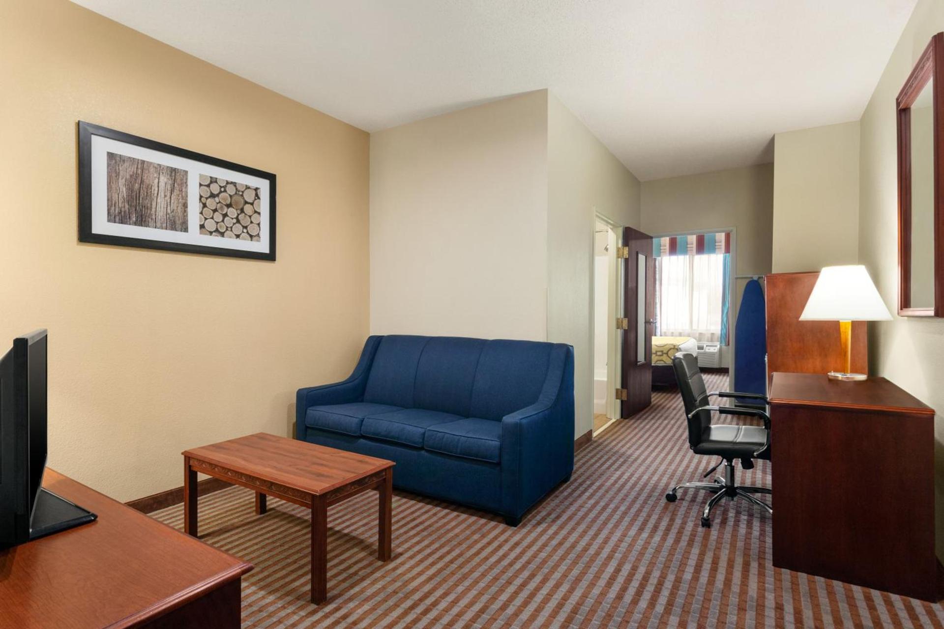 Baymont by Wyndham Elizabethtown photo 13