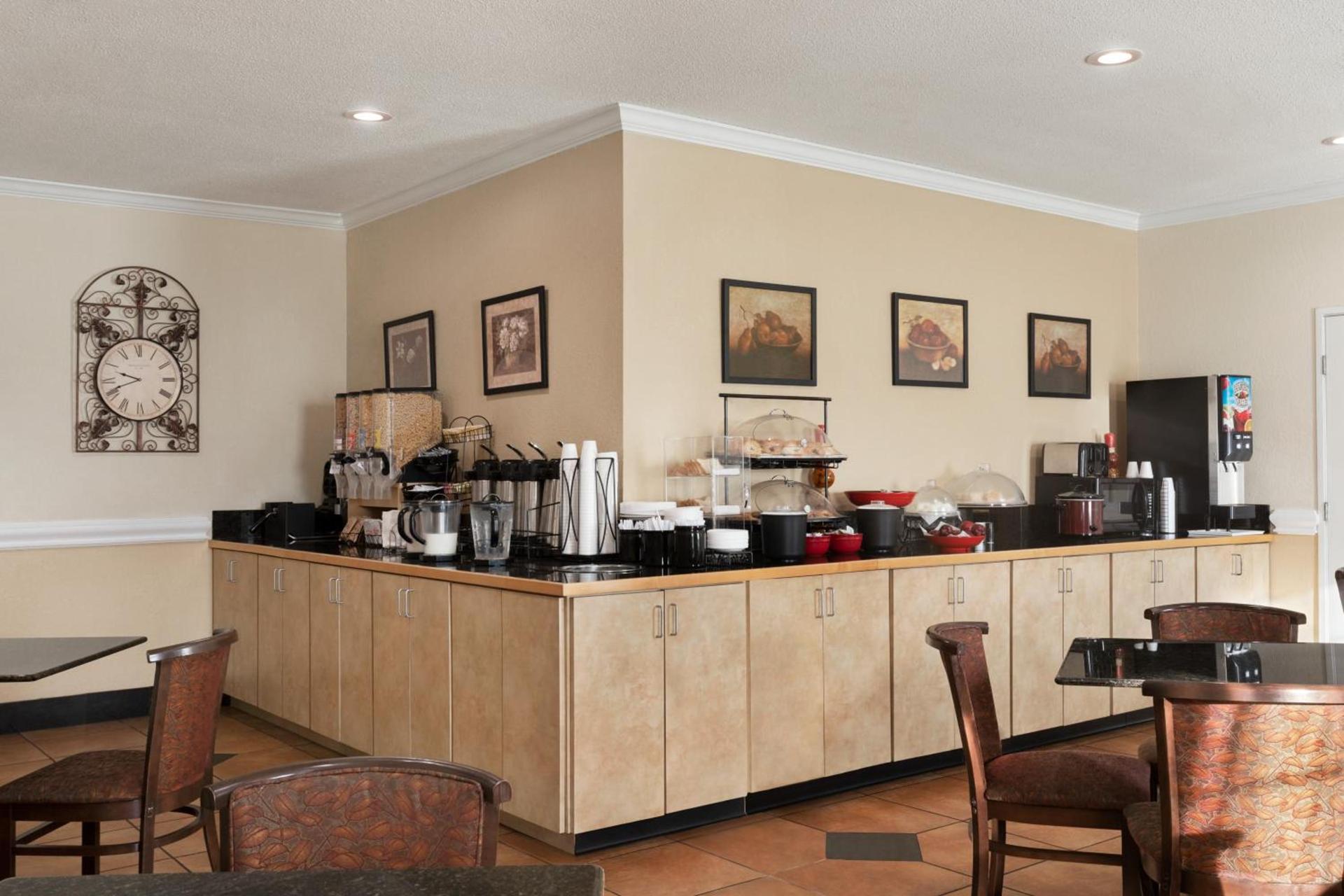 Ramada by Wyndham Elizabethtown photo 24