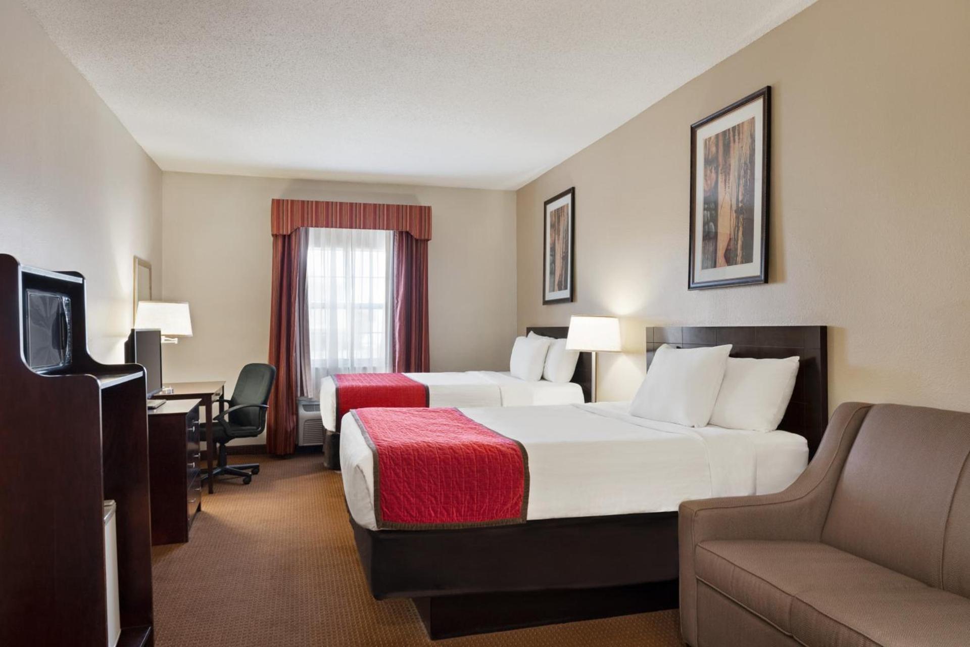 Ramada by Wyndham Elizabethtown photo 28