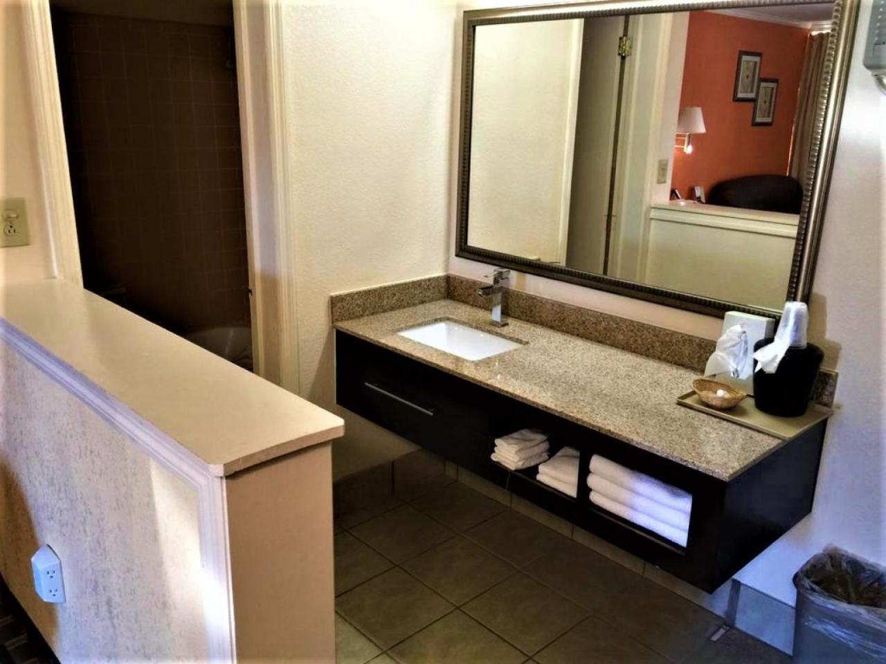 Budget Inn Conway photo 22
