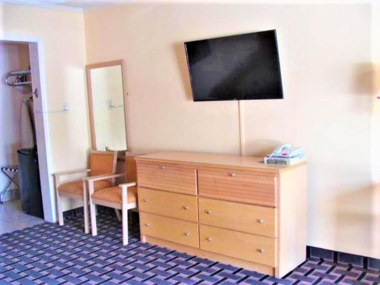 Budget Inn Conway photo 23
