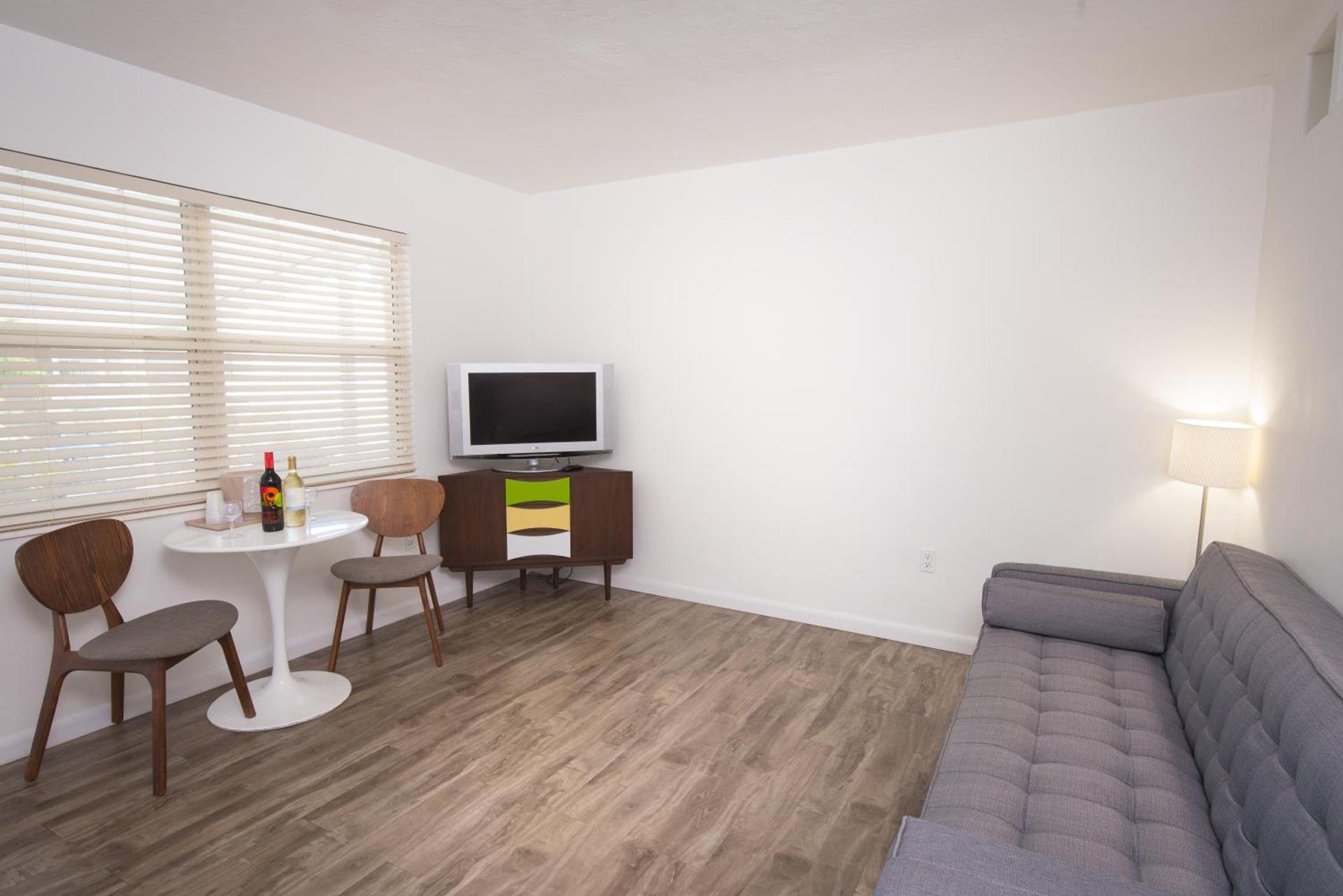 Regency Inn & Suites Sarasota photo 8