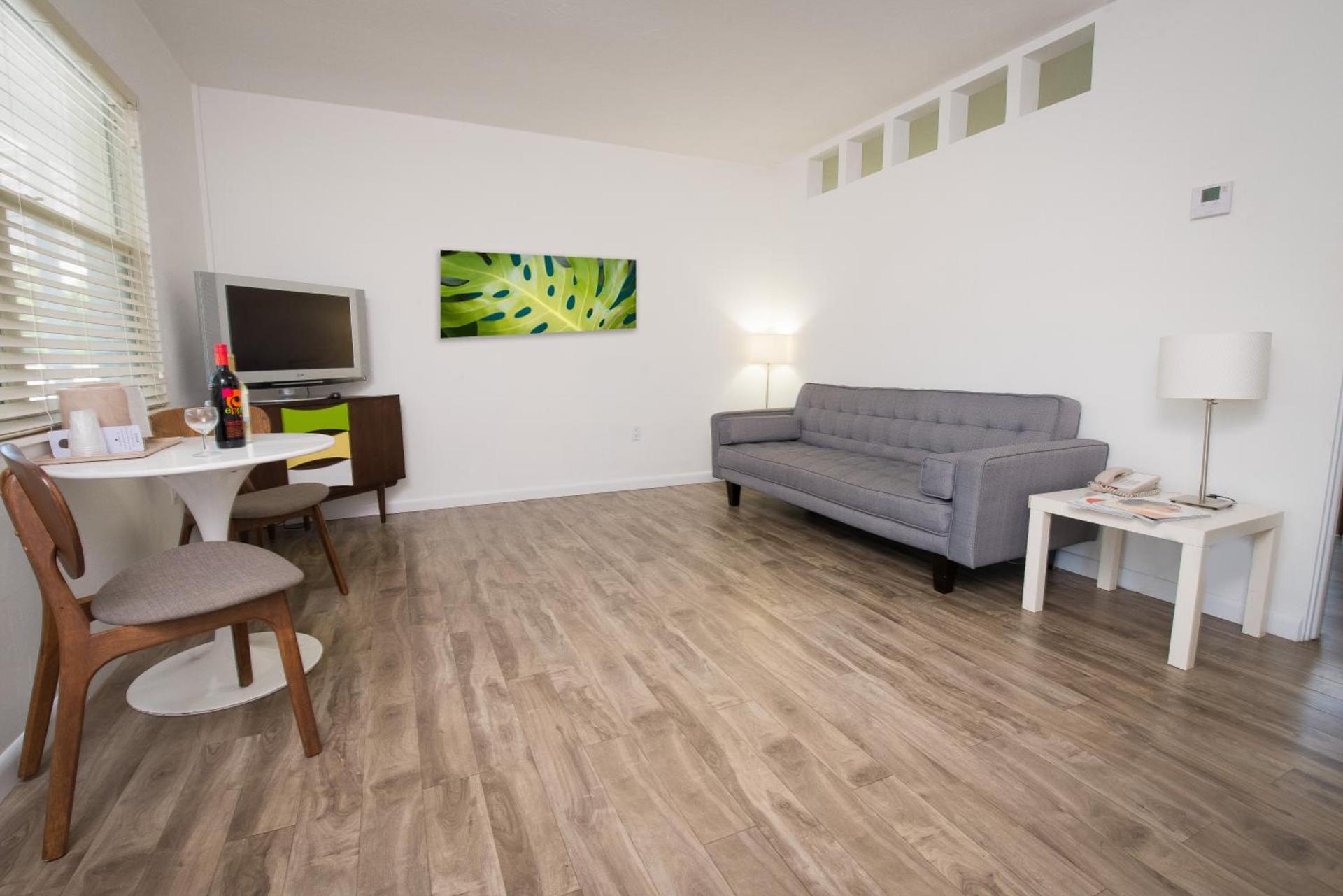 Regency Inn & Suites Sarasota photo 3