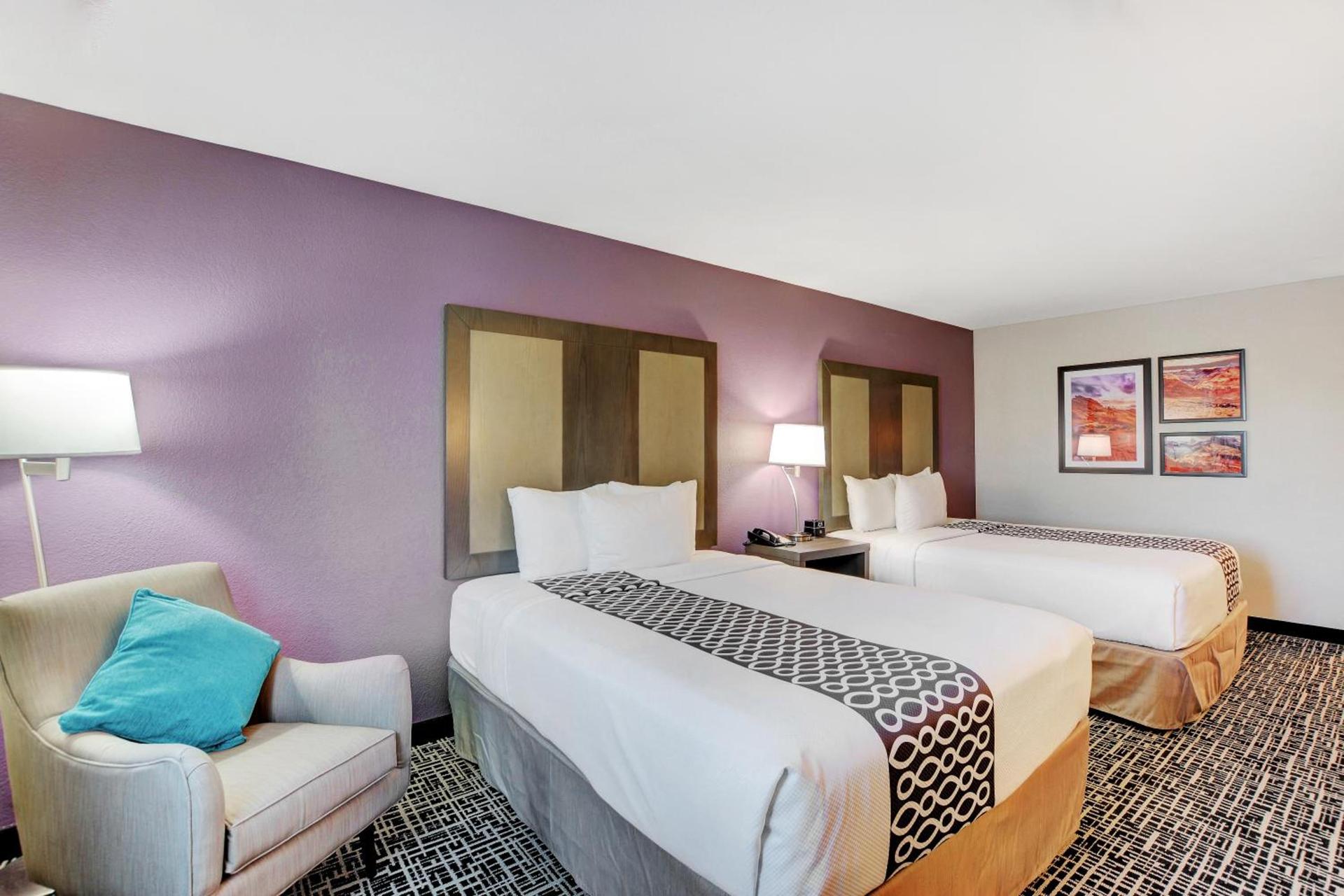 La Quinta Inn & Suites by Wyndham Las Vegas Nellis photo 52