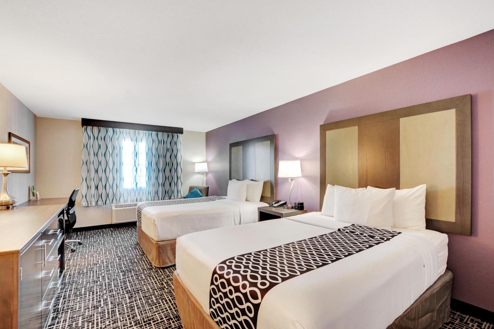 La Quinta Inn & Suites by Wyndham Las Vegas Nellis photo 50