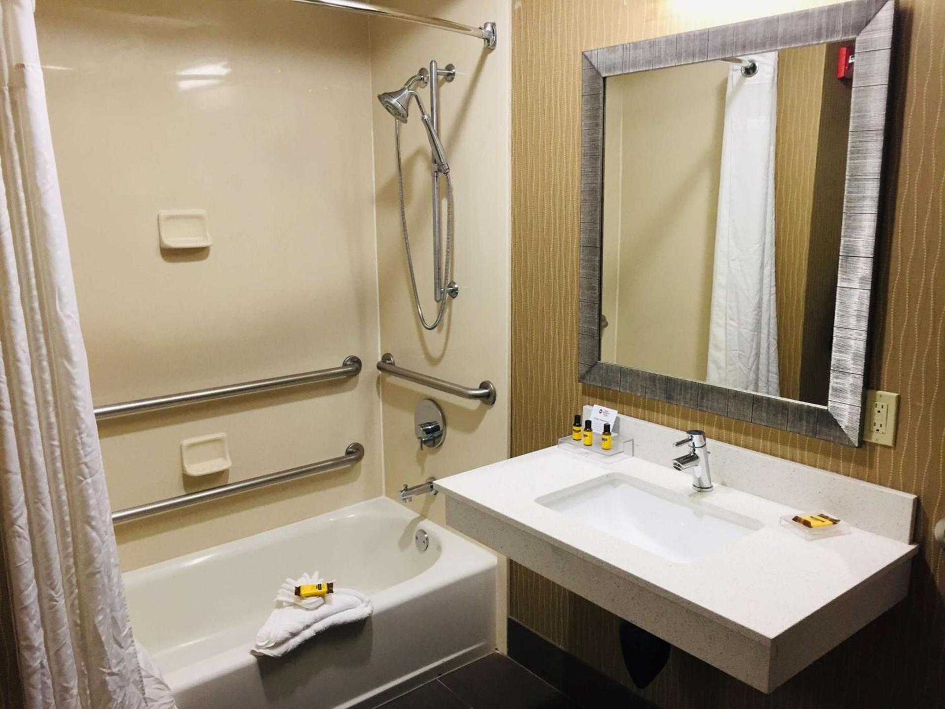 Best Western Plus Portland Airport Hotel & Suites photo 24