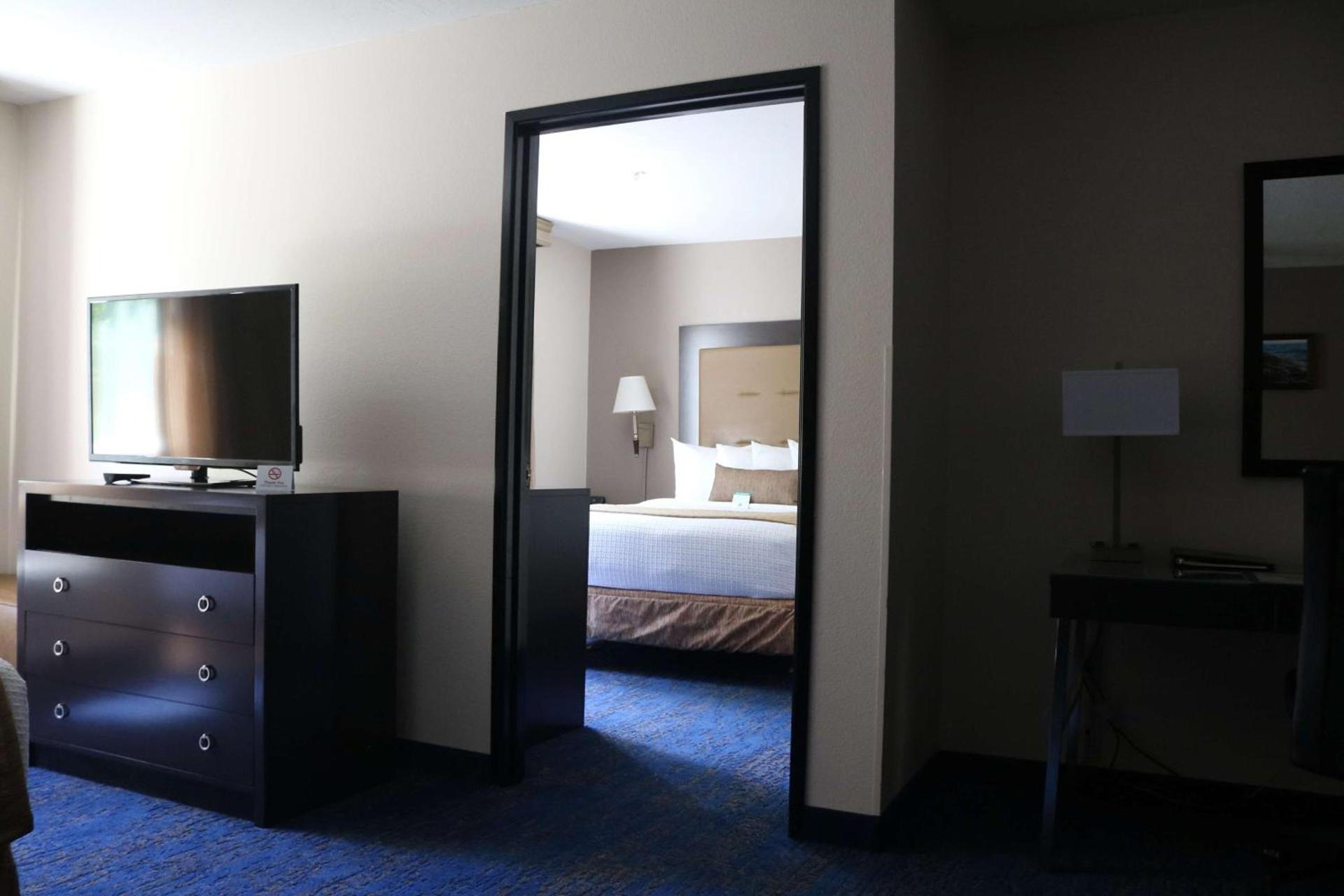 Best Western Plus Portland Airport Hotel & Suites photo 10
