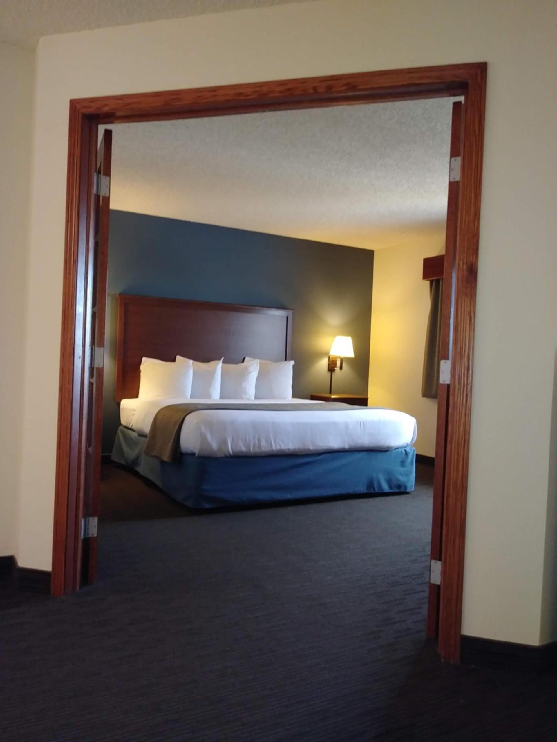 AmericInn by Wyndham Windsor Ft. Collins photo 27