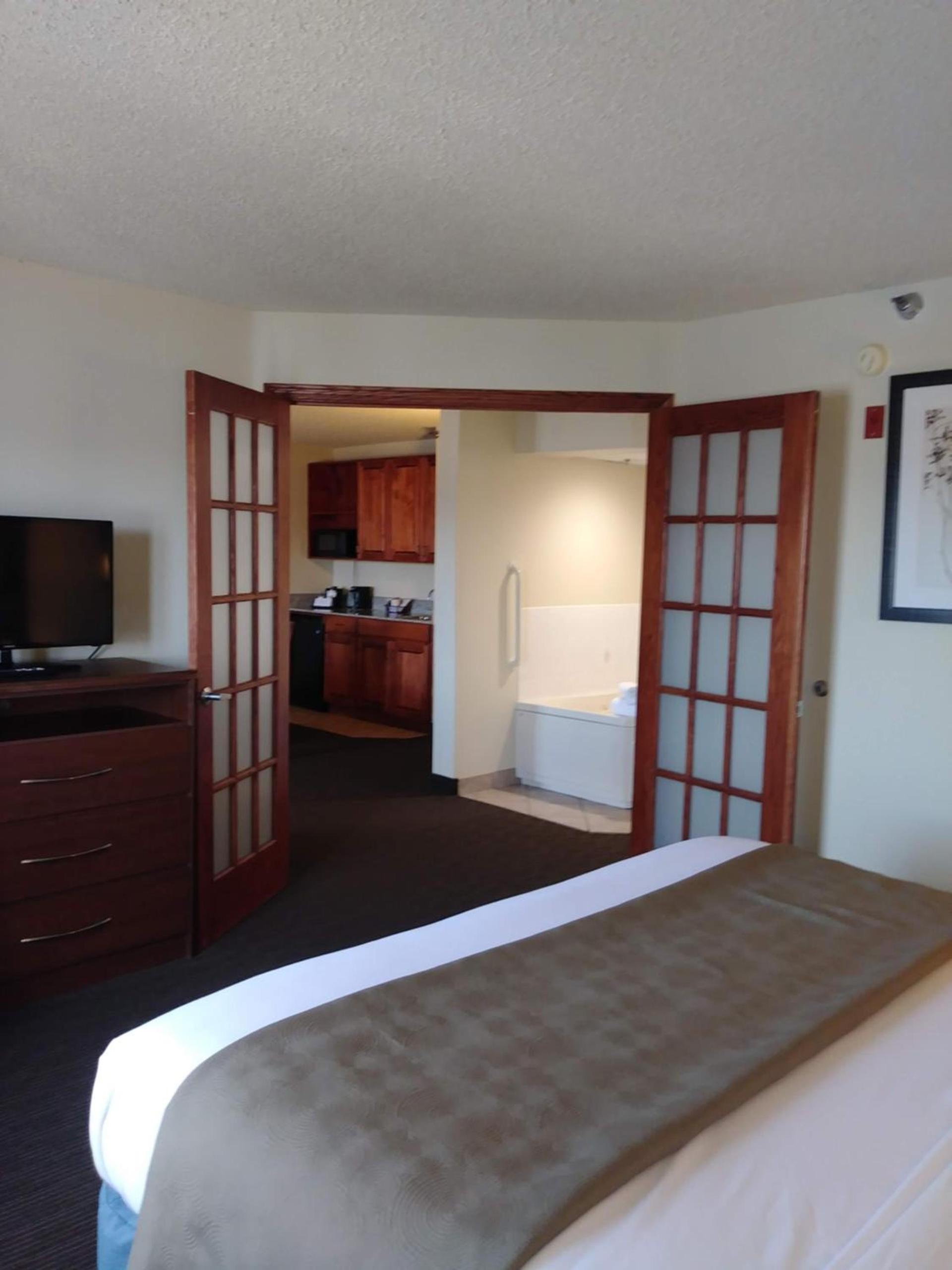 AmericInn by Wyndham Windsor Ft. Collins photo 25