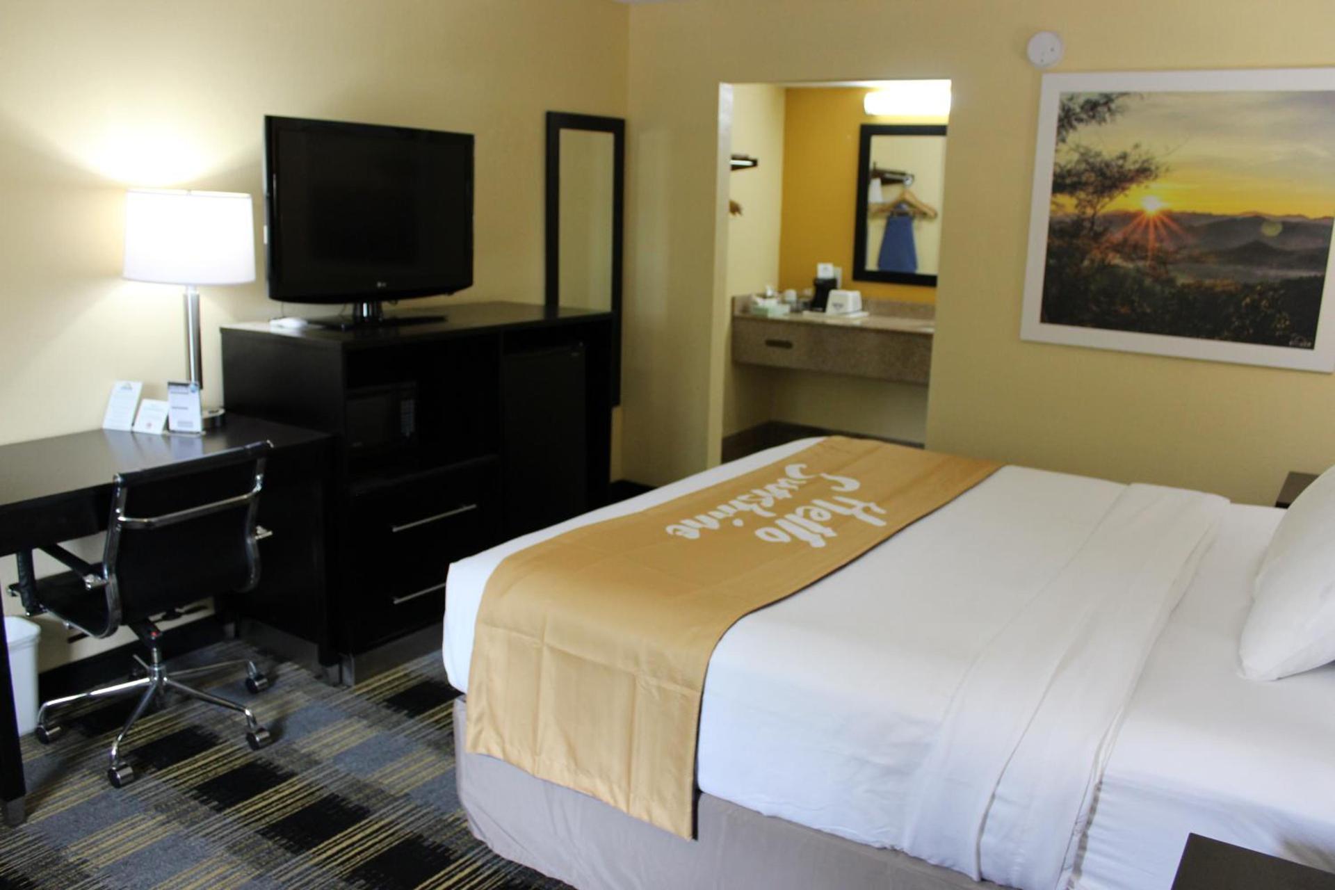 Days Inn by Wyndham Canton photo 8