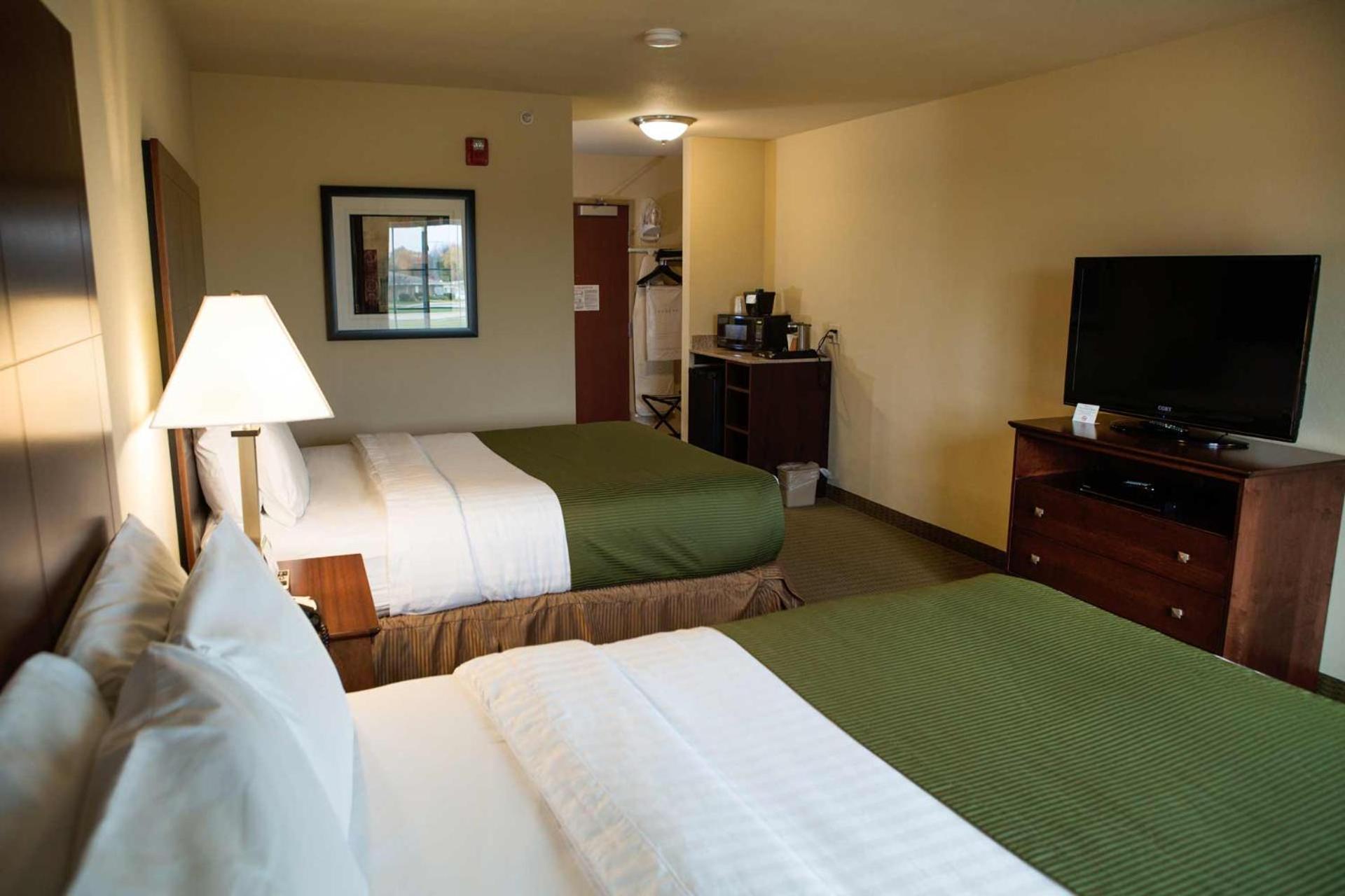 Cobblestone Hotel & Suites - Knoxville photo 2