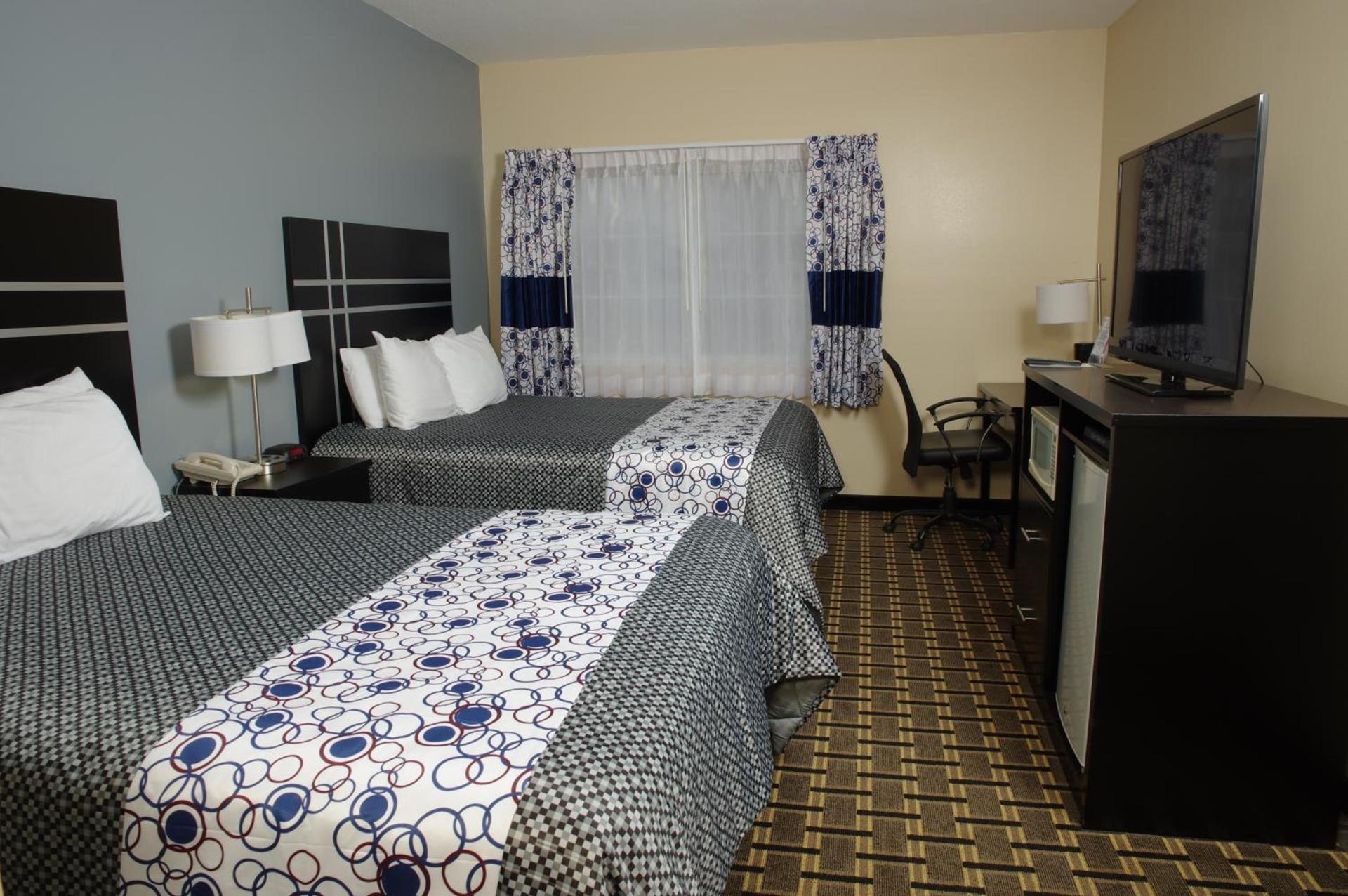 DUTCH INN AND SUITES photo 12