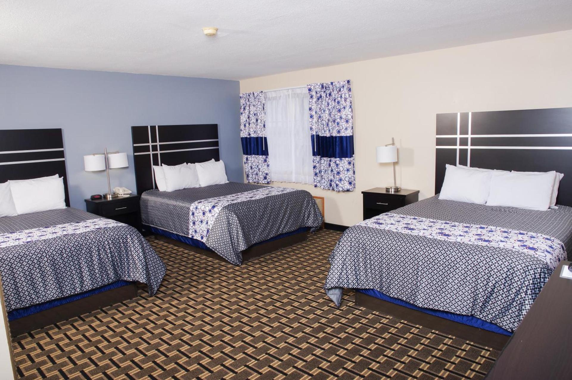 DUTCH INN AND SUITES photo 14