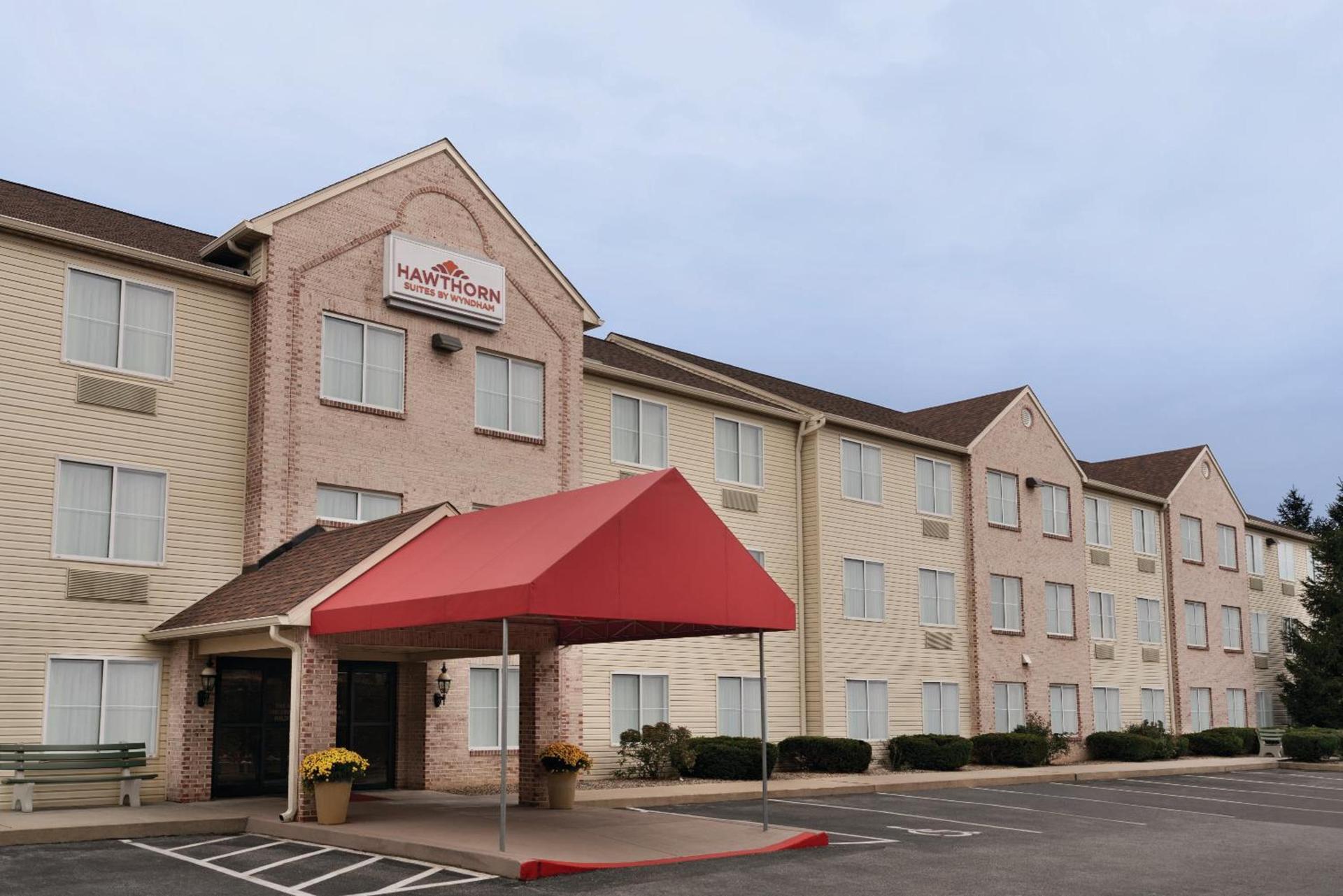 Lancaster Suites photo 2