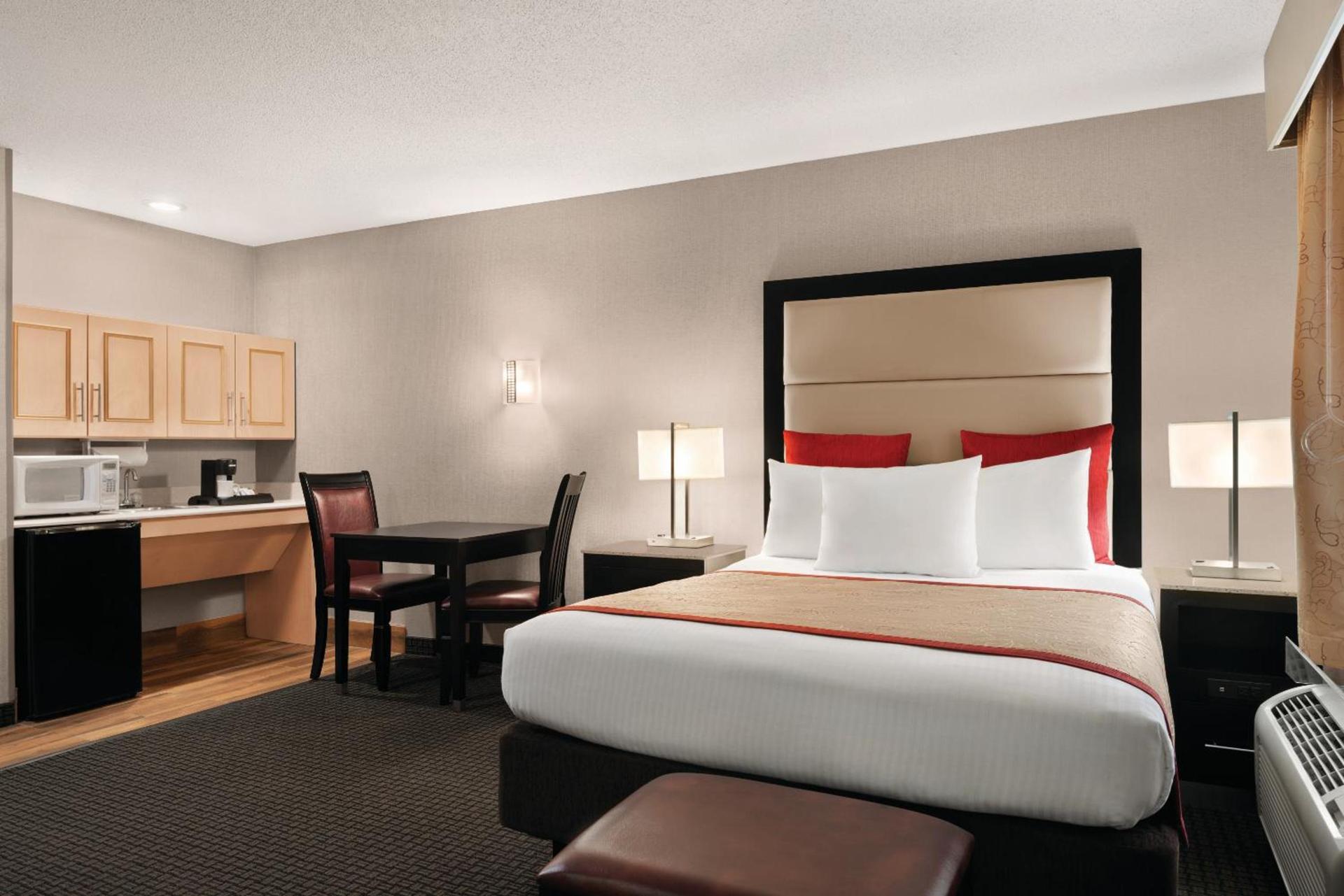 Lancaster Suites photo 5