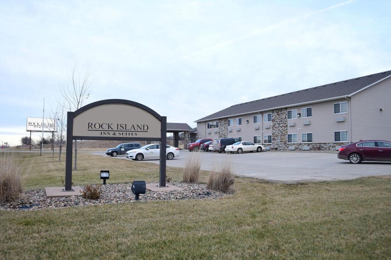 Rock Island Inn & Suites photo 25