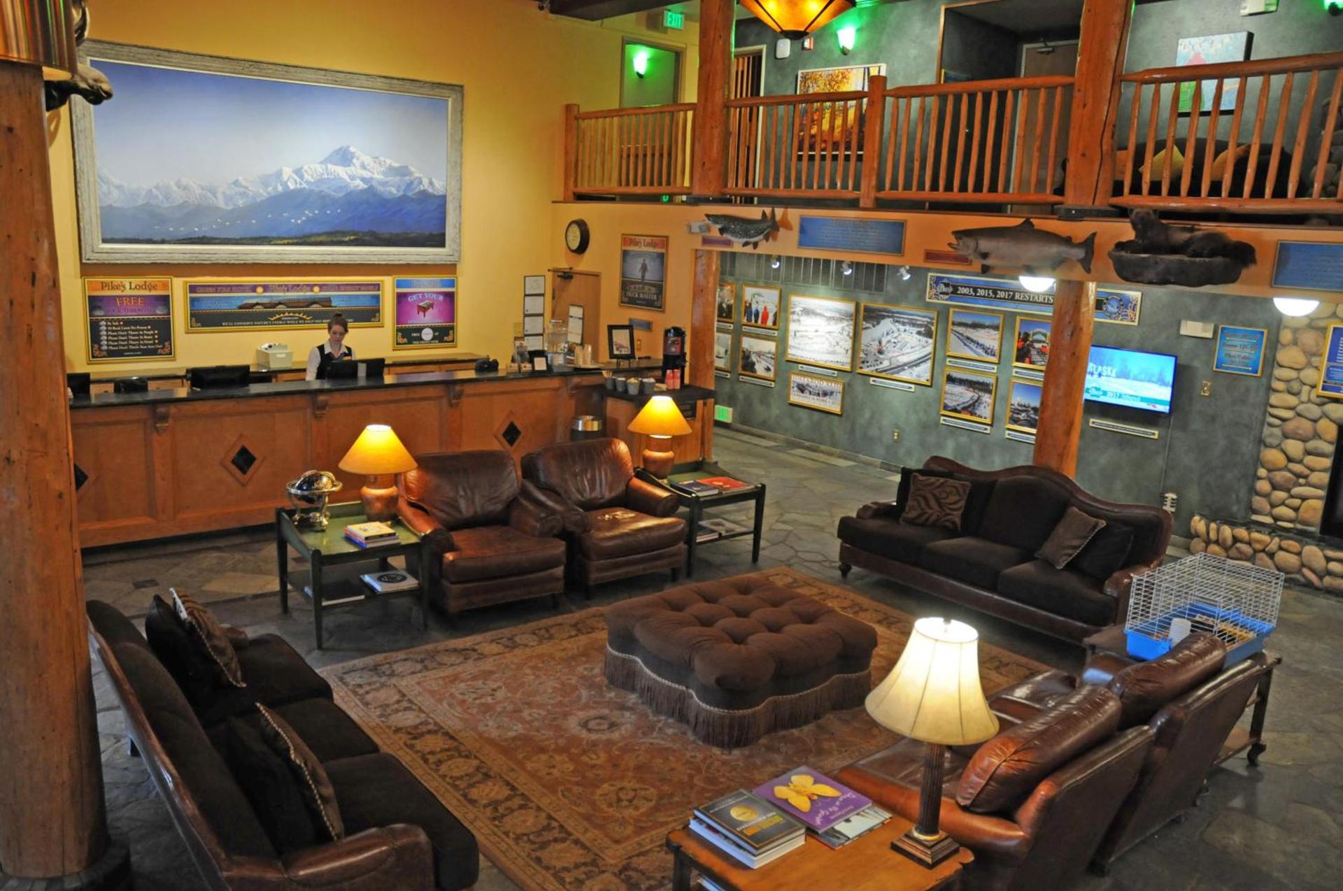 Pike's Waterfront Lodge photo 12