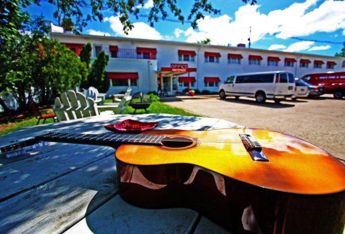 Holiday Music Motel photo 42