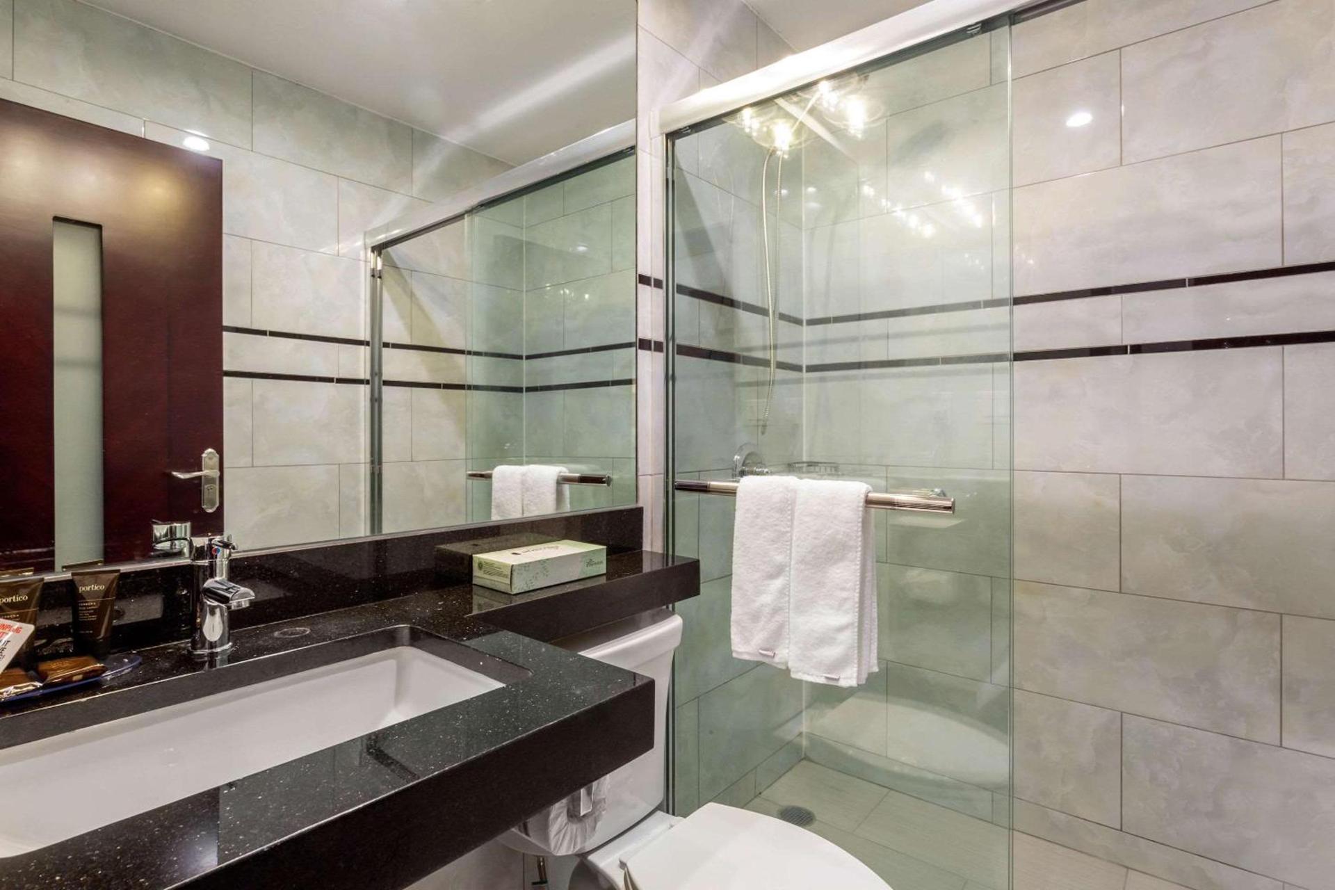 The L Hotel photo 36