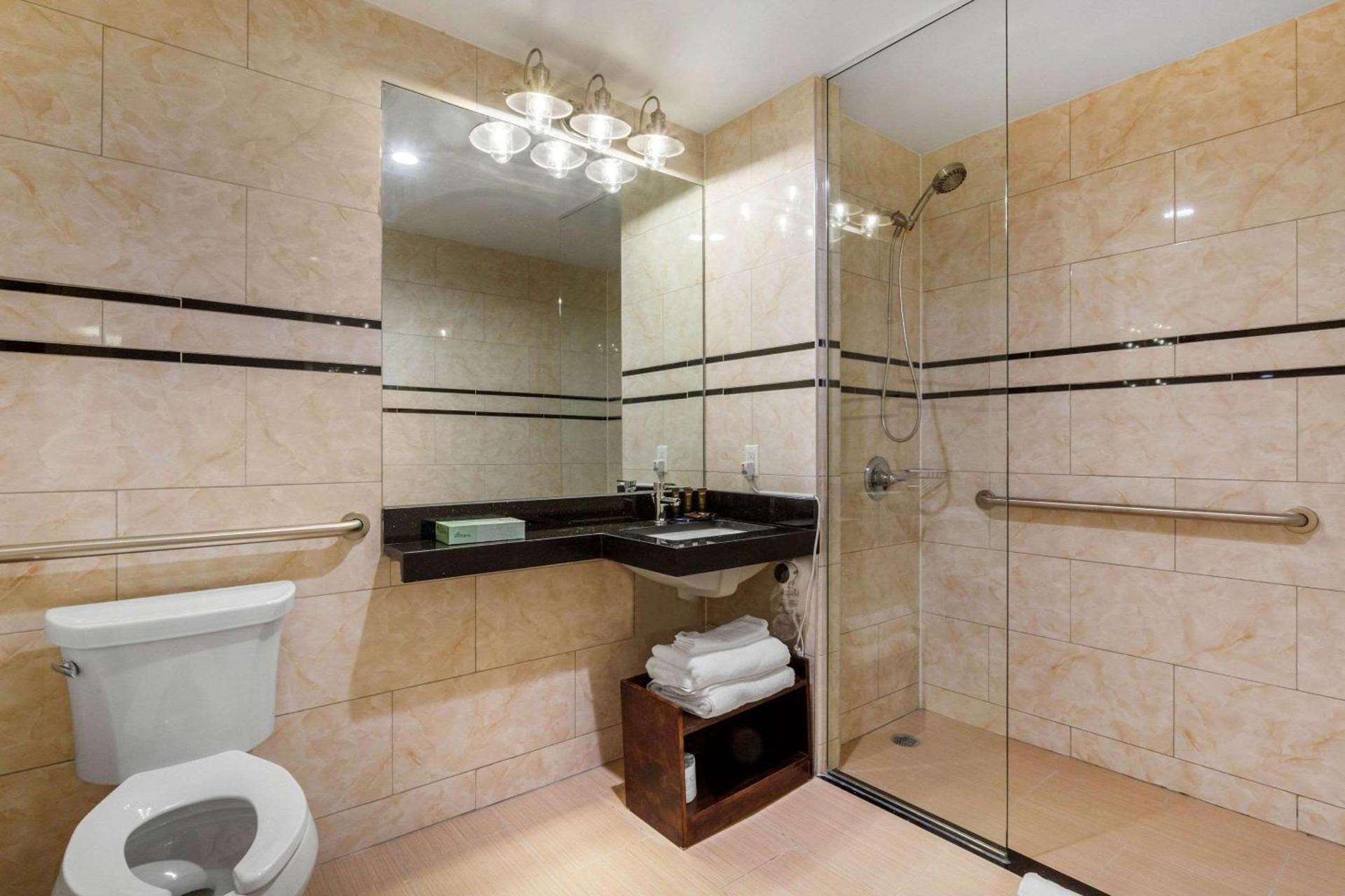 The L Hotel photo 33