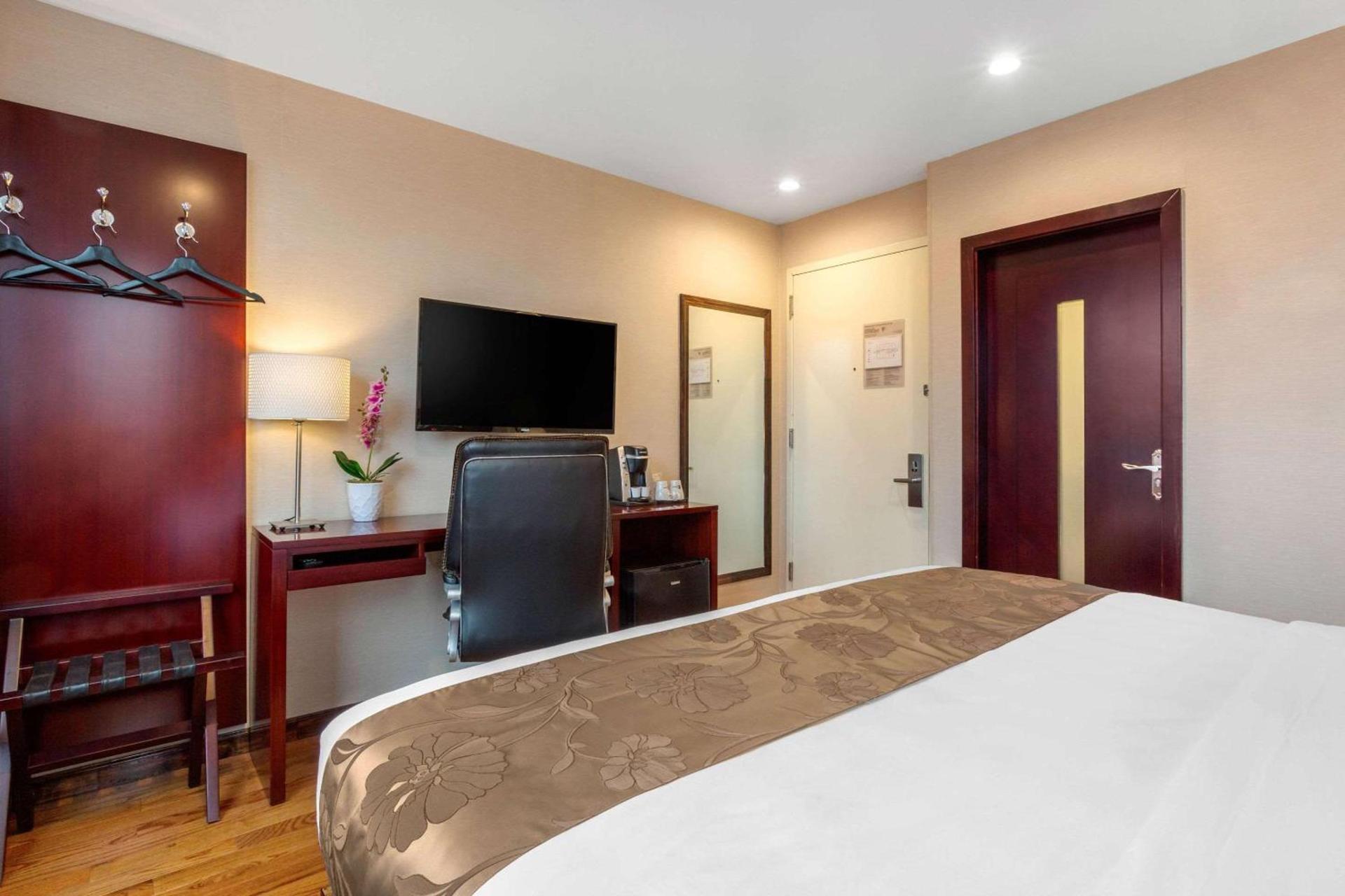 The L Hotel photo 23