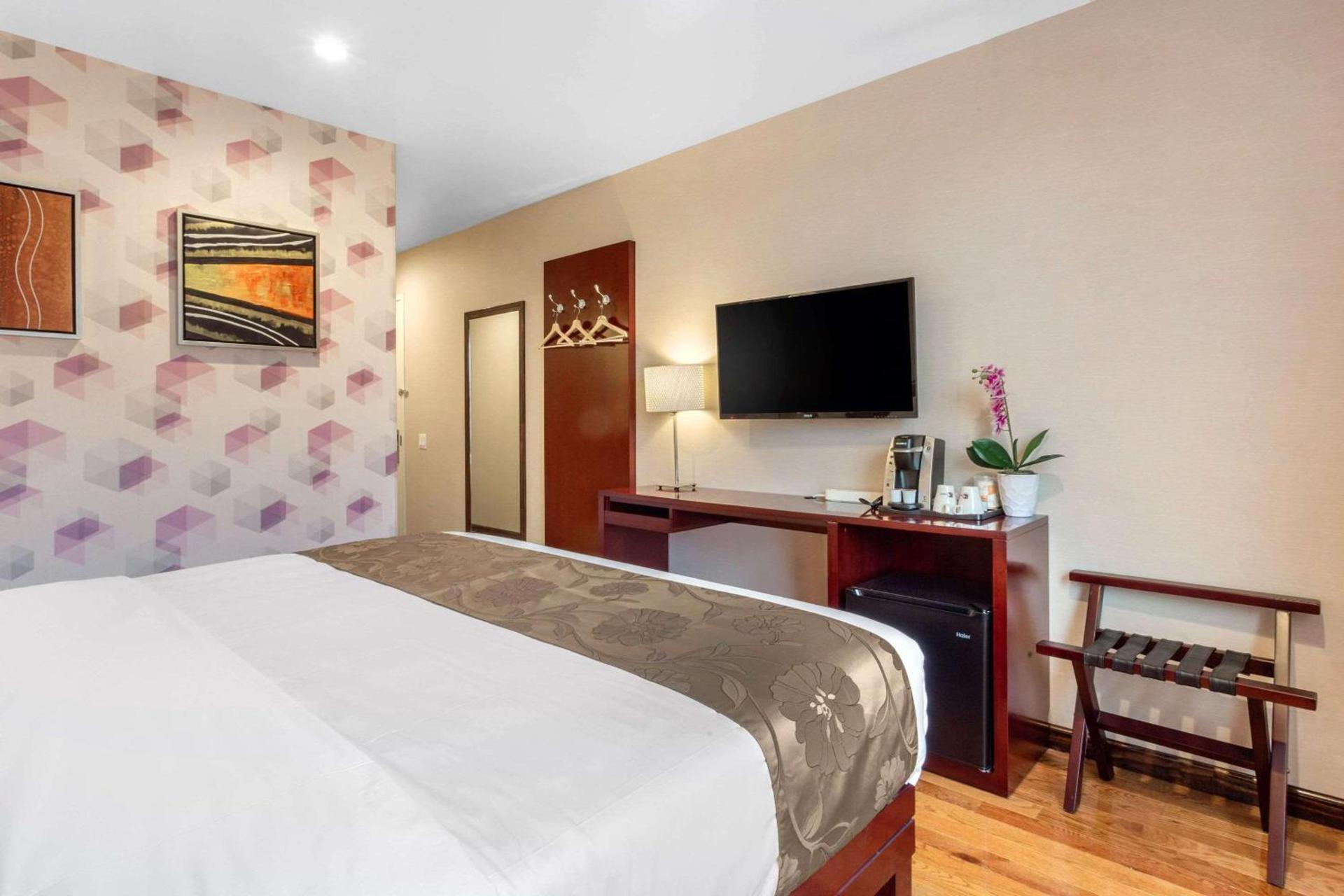 The L Hotel photo 14