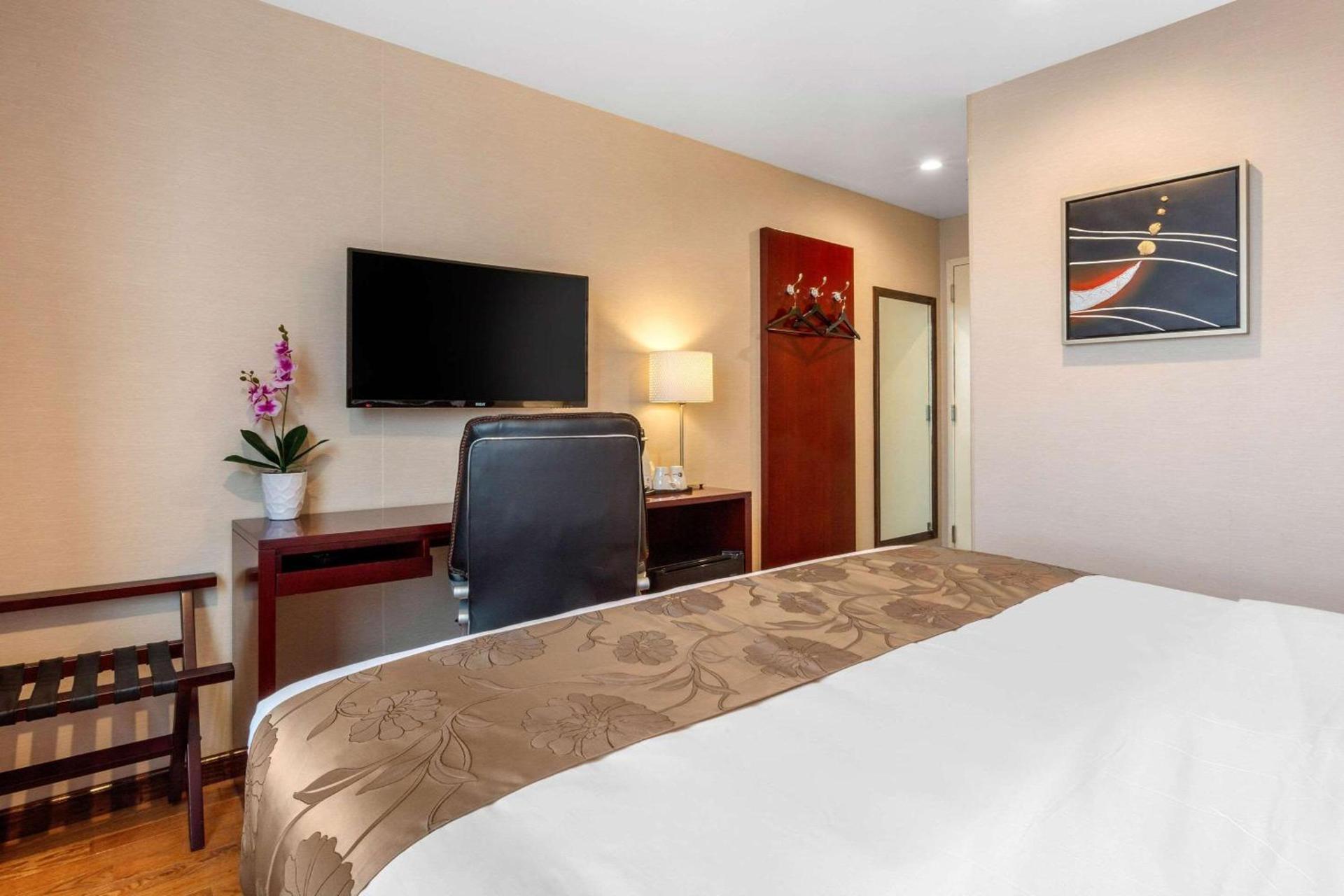 The L Hotel photo 28