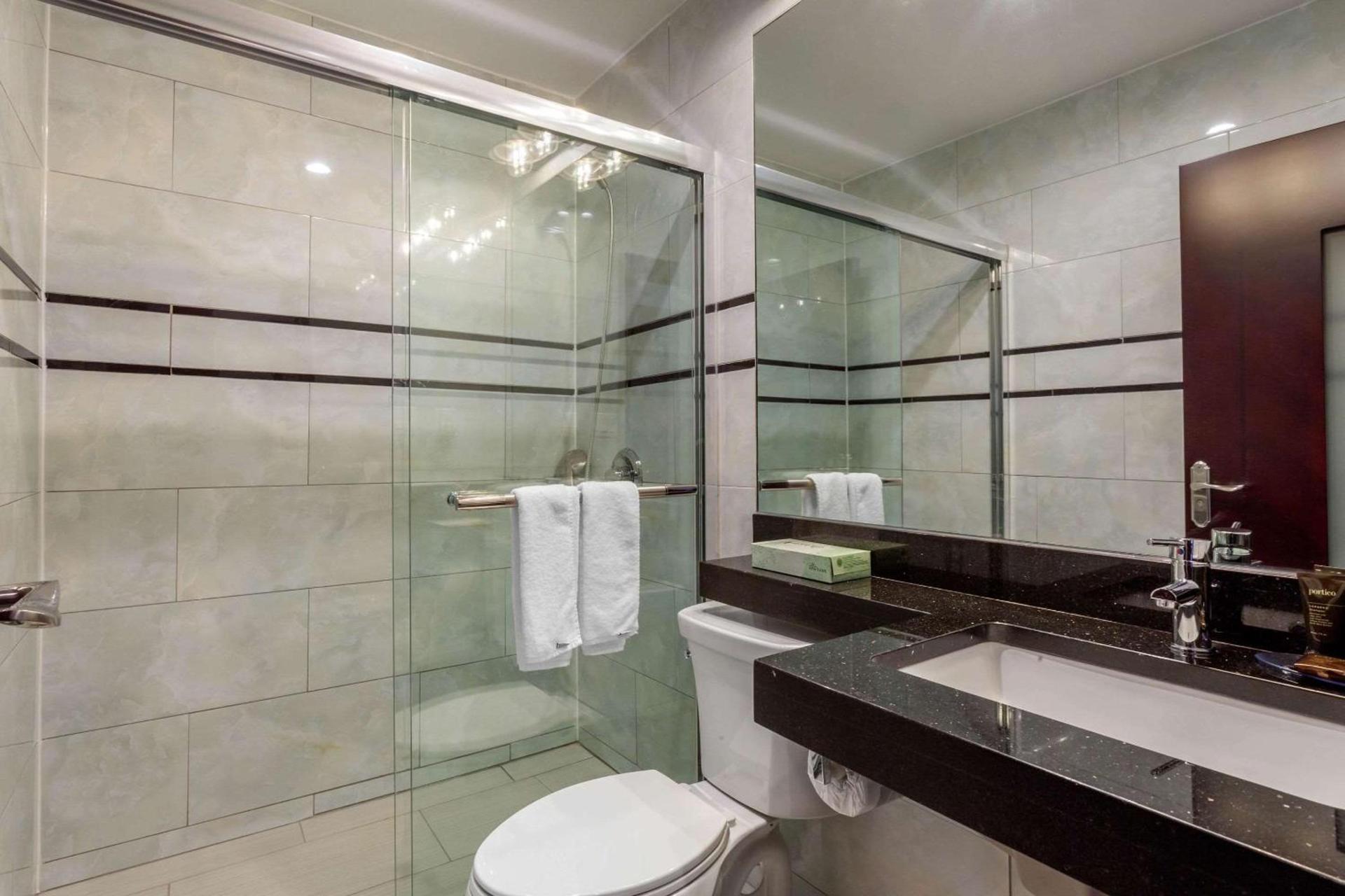 The L Hotel photo 37
