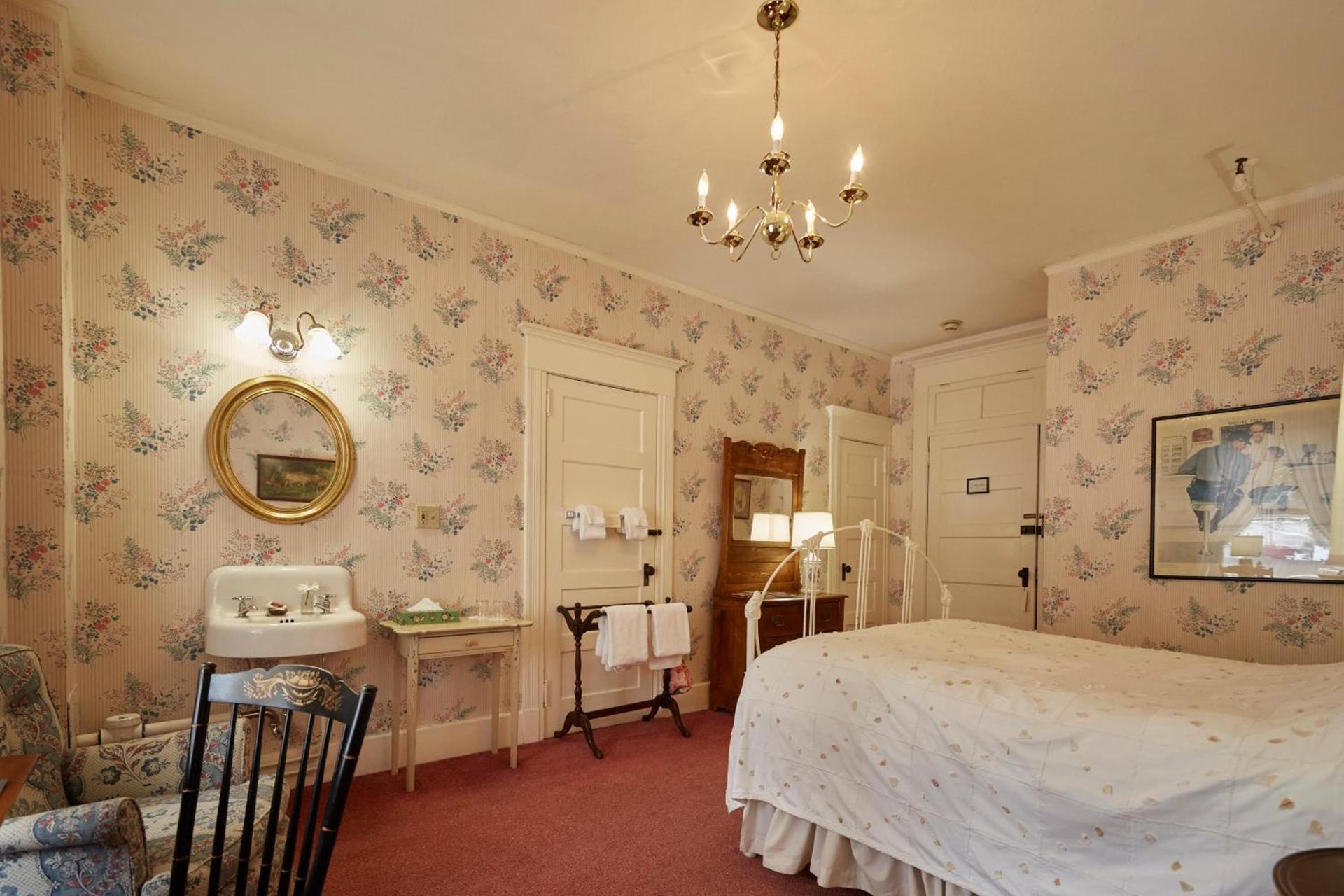 The Red Lion Inn photo 86