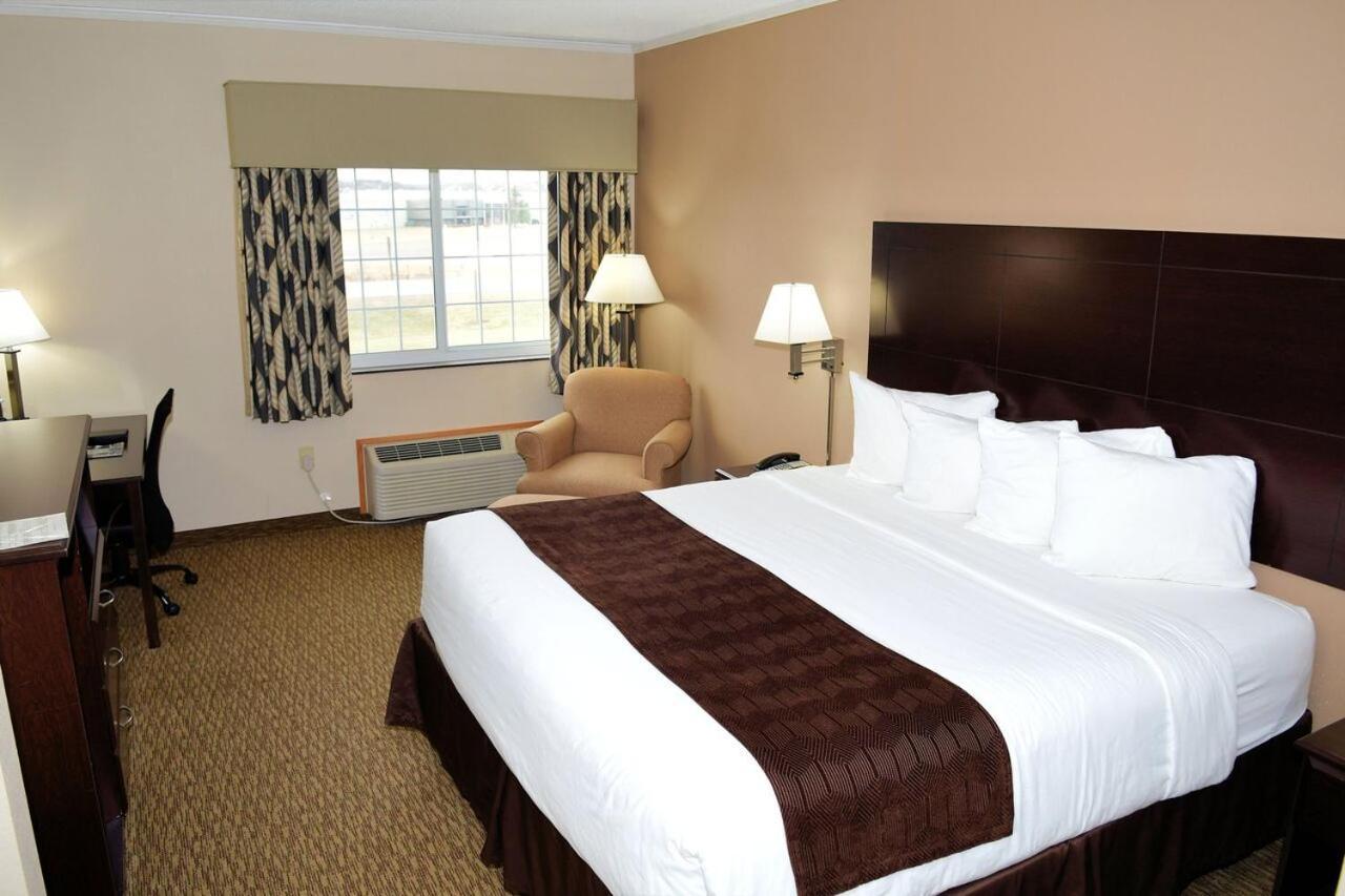 Rock Island Inn & Suites photo 21