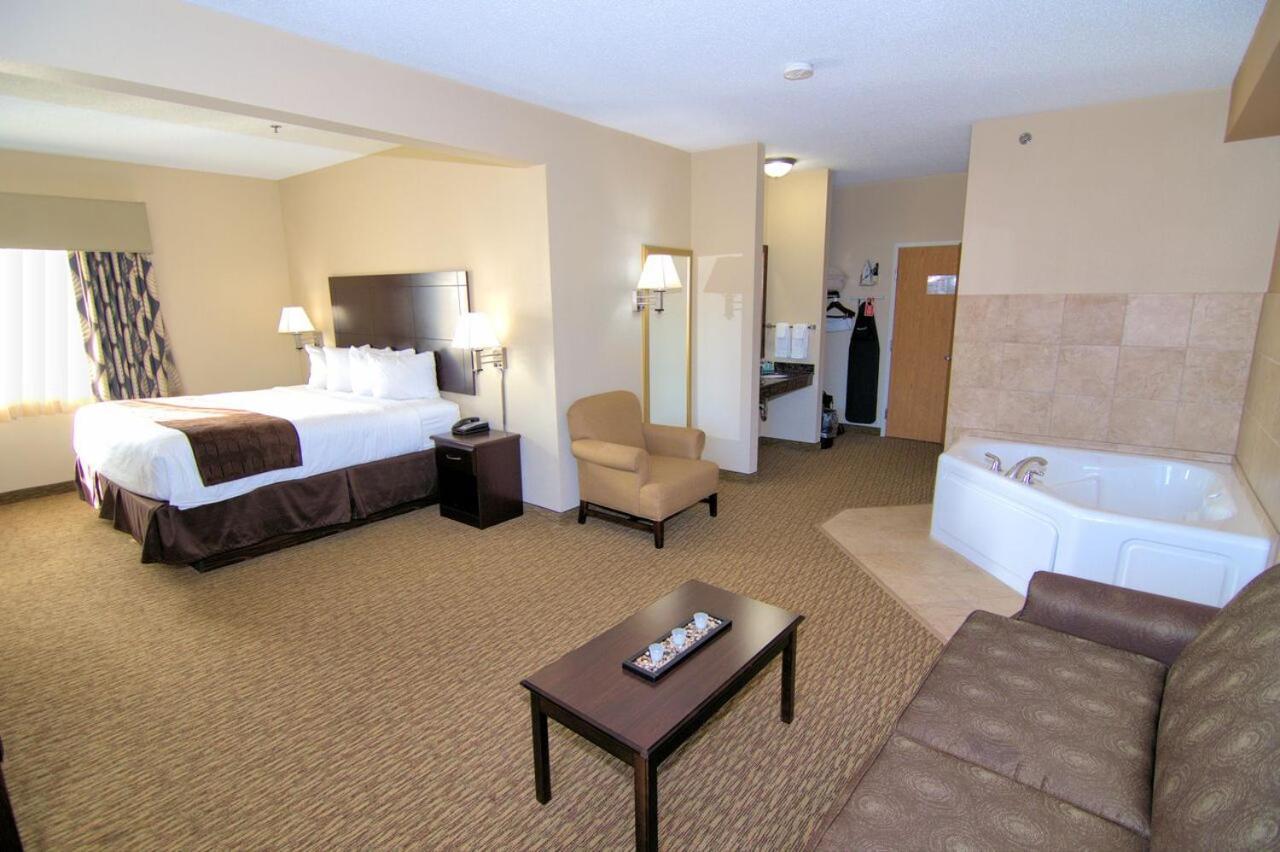 Rock Island Inn & Suites photo 17