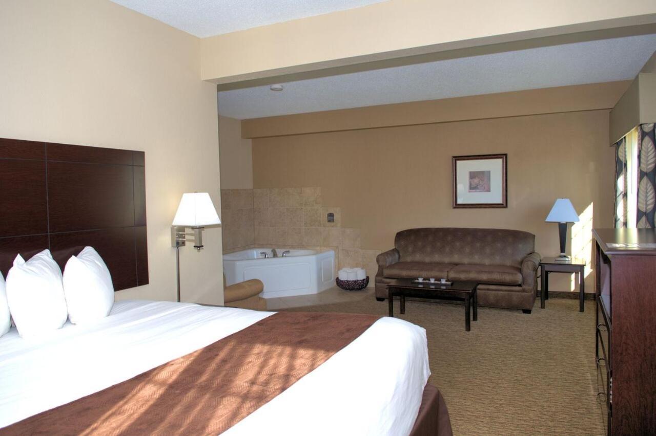 Rock Island Inn & Suites photo 19