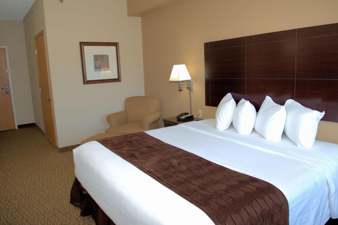 Rock Island Inn & Suites photo 12
