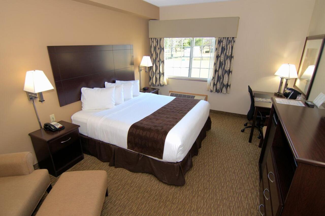 Rock Island Inn & Suites photo 13