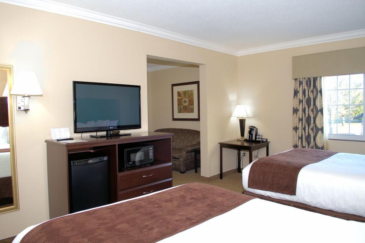 Rock Island Inn & Suites photo 11