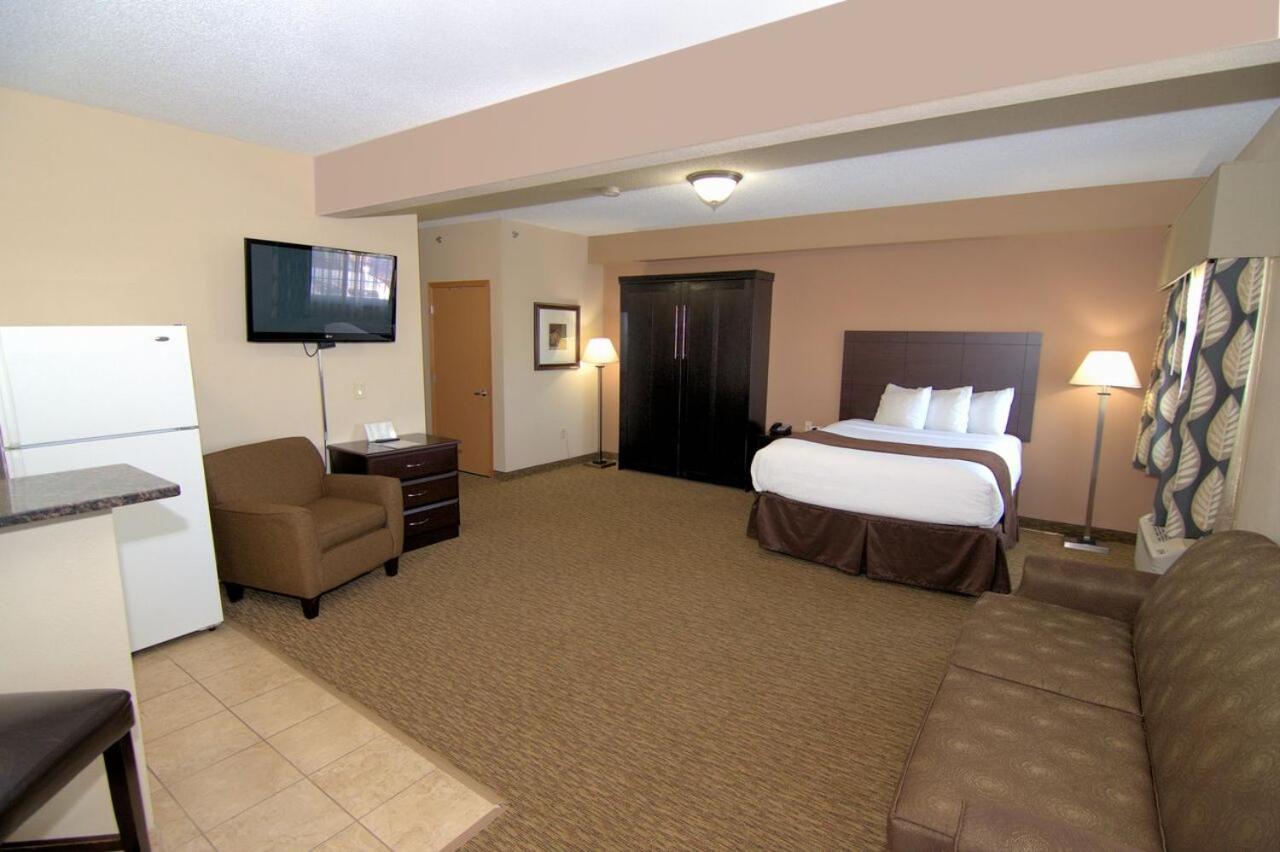 Rock Island Inn & Suites photo 6