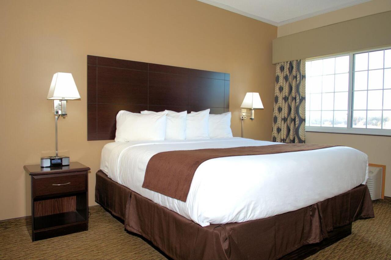 Rock Island Inn & Suites photo 5