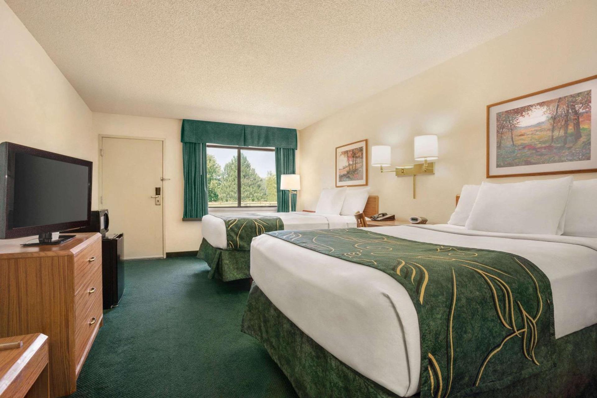 Travelodge by Wyndham Morrill photo 12